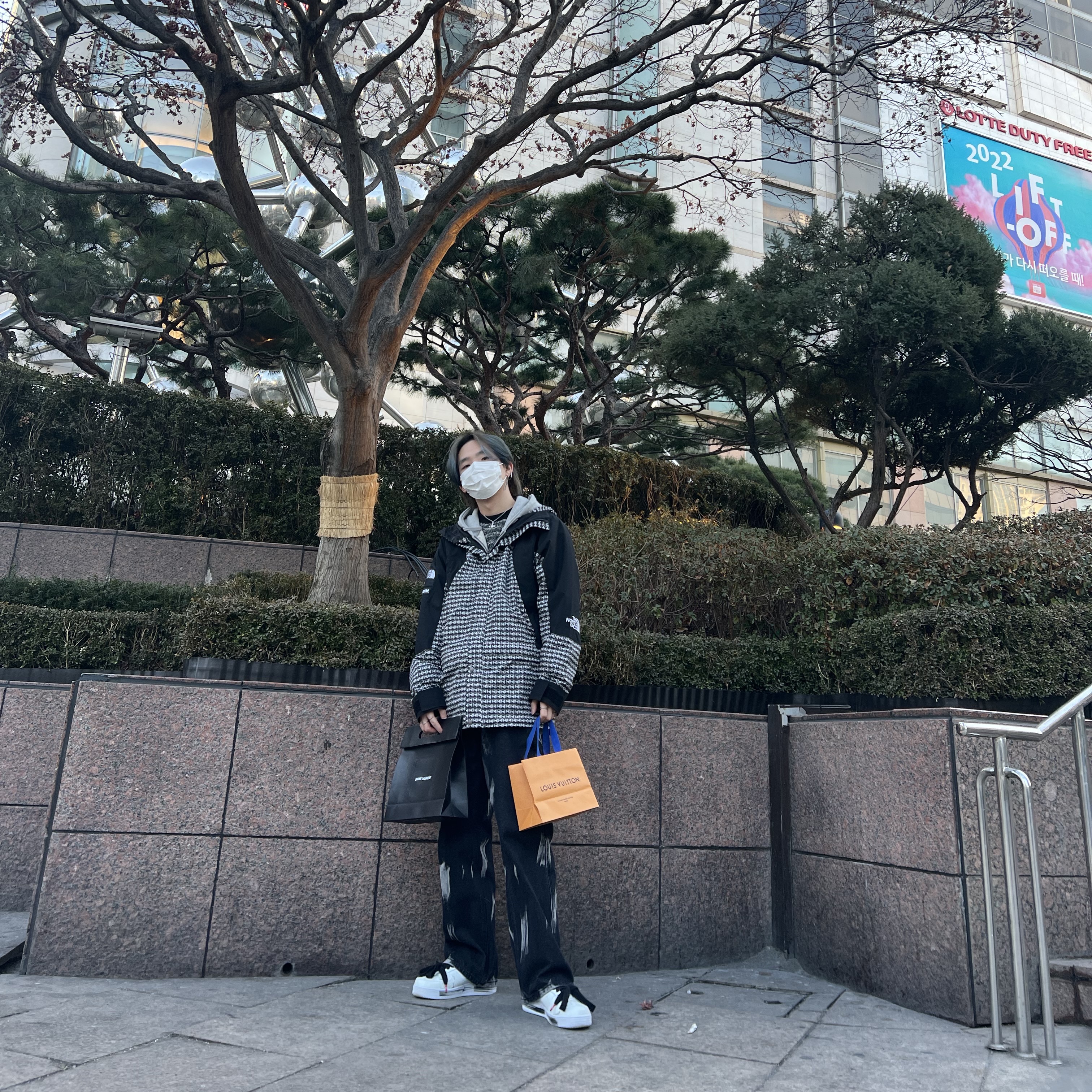 Nike x Peaceminusone Air Force 1 Low Para-Noise 2.0, Supreme x The North Face Studded Mountain Light Jacket Black - 21SS 착용 스타일