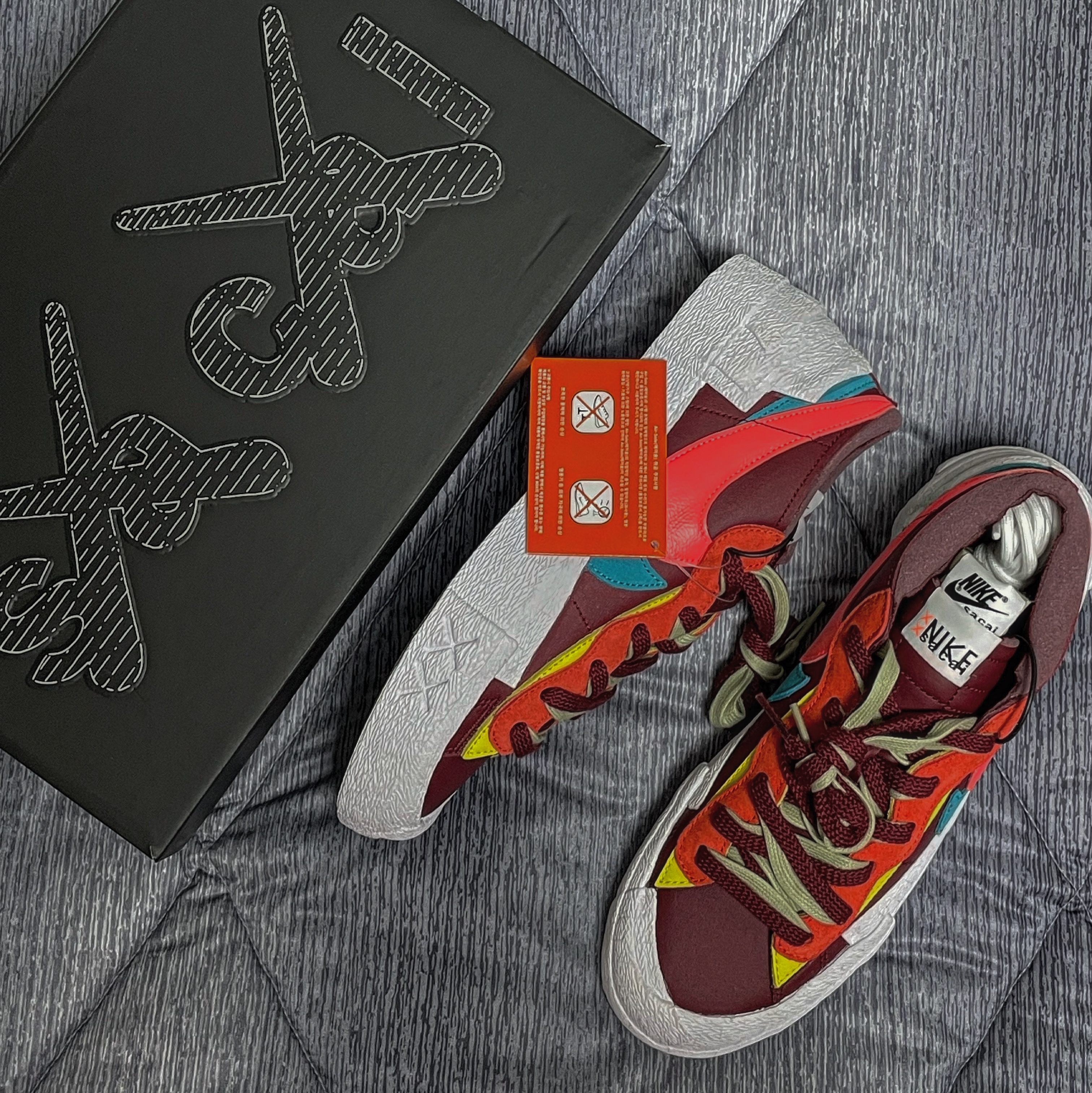 Nike x Sacai x Kaws Blazer Low Team Red 착용 스타일