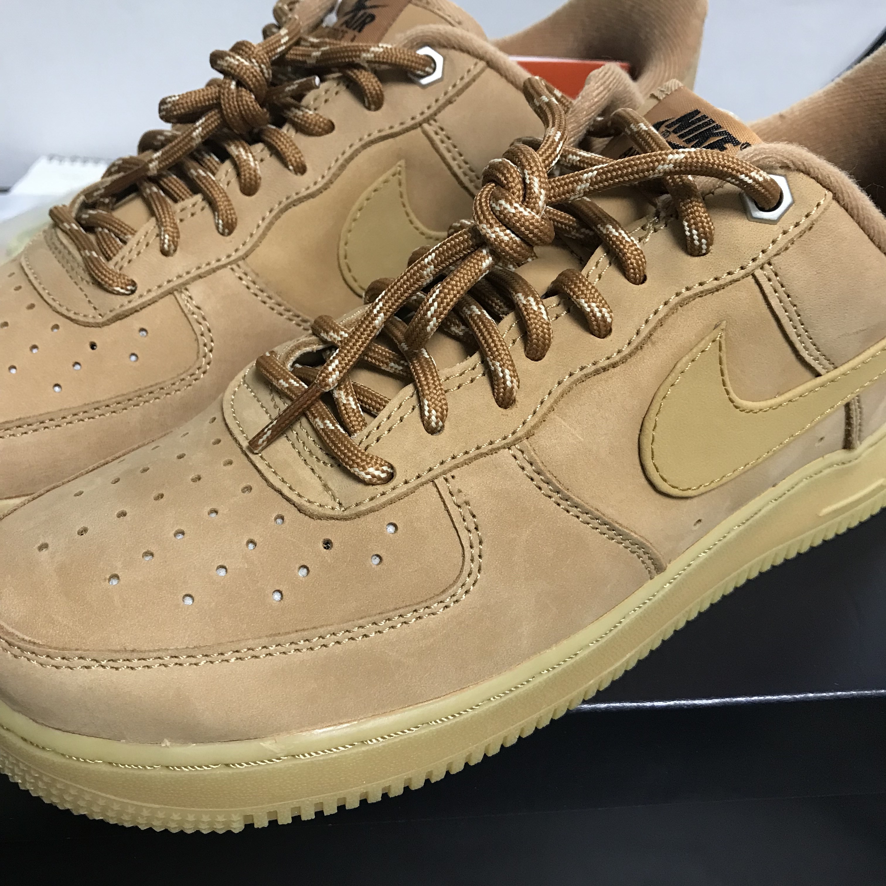 Nike Air Force 1 '07 WB Flax 착용 스타일 - 1