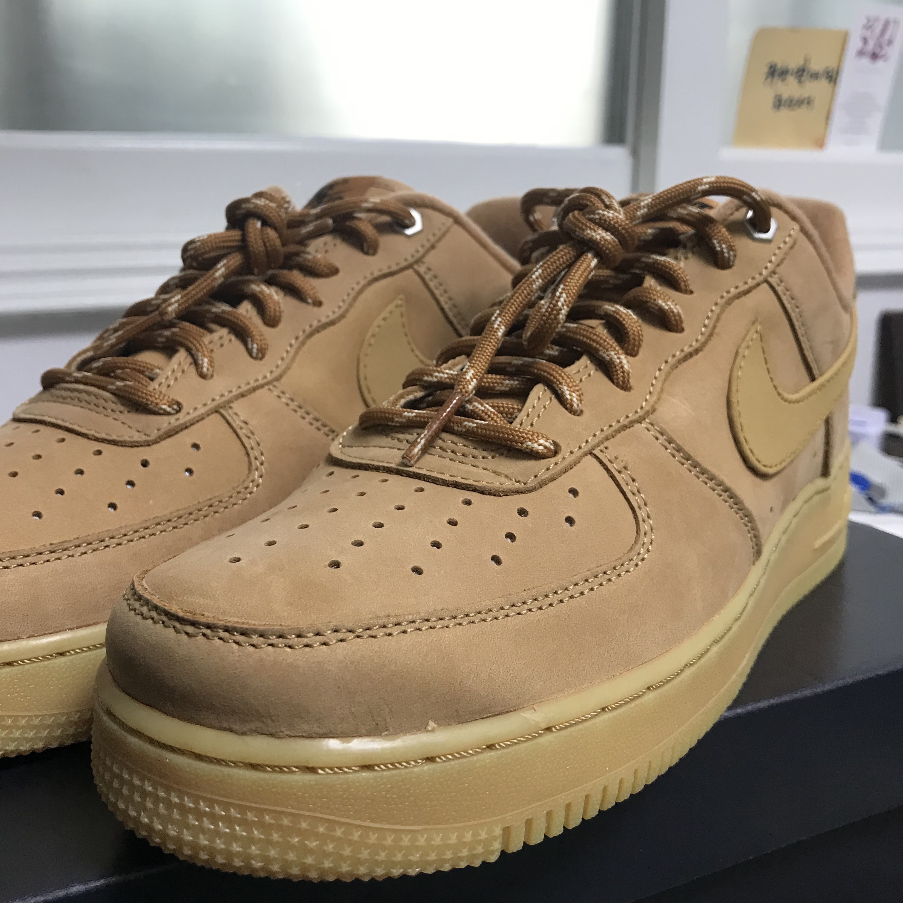 Nike Air Force 1 '07 WB Flax 착용 스타일 - 2