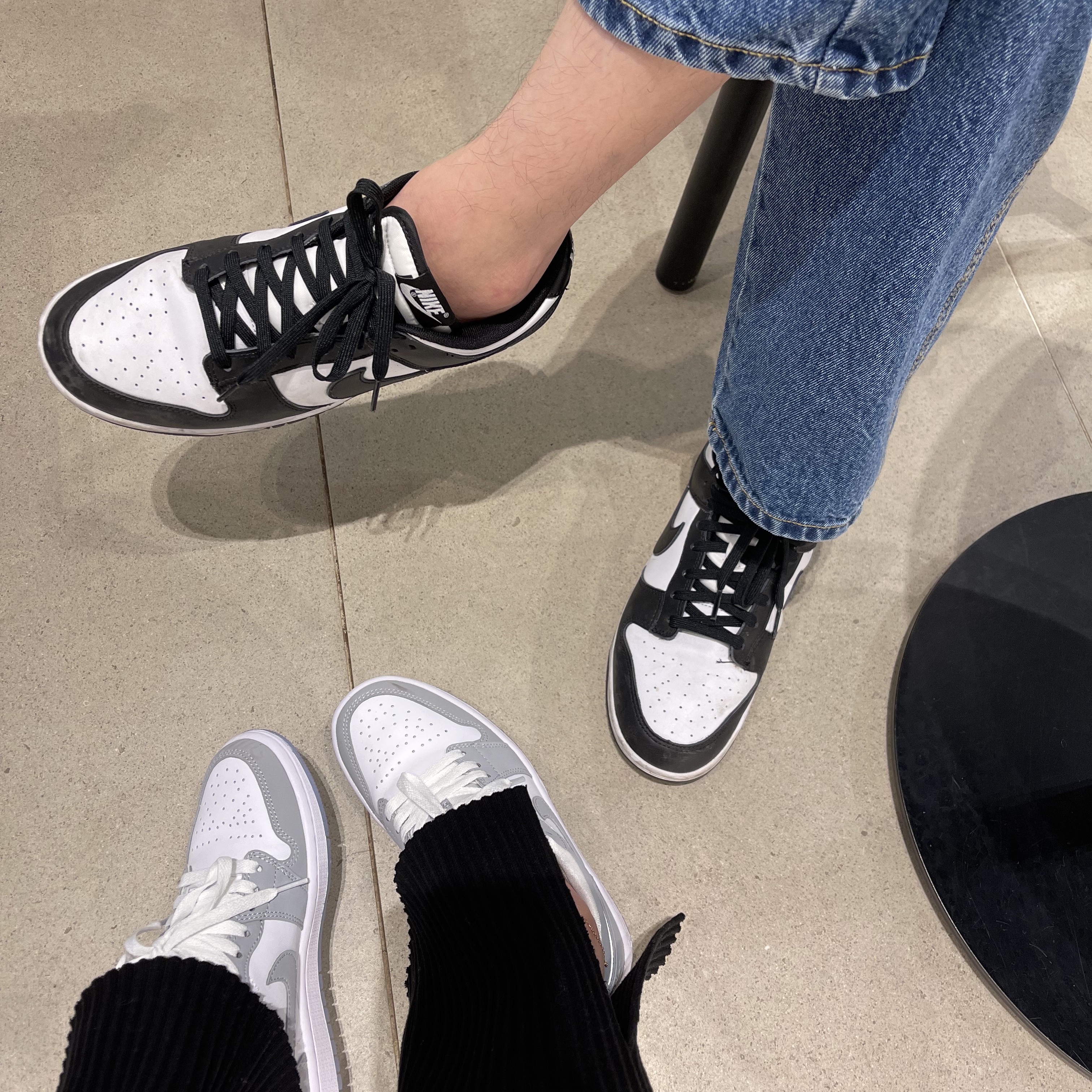 (W) Jordan 1 Low White Wolf Grey, Nike Dunk Low Retro Black 착용 스타일