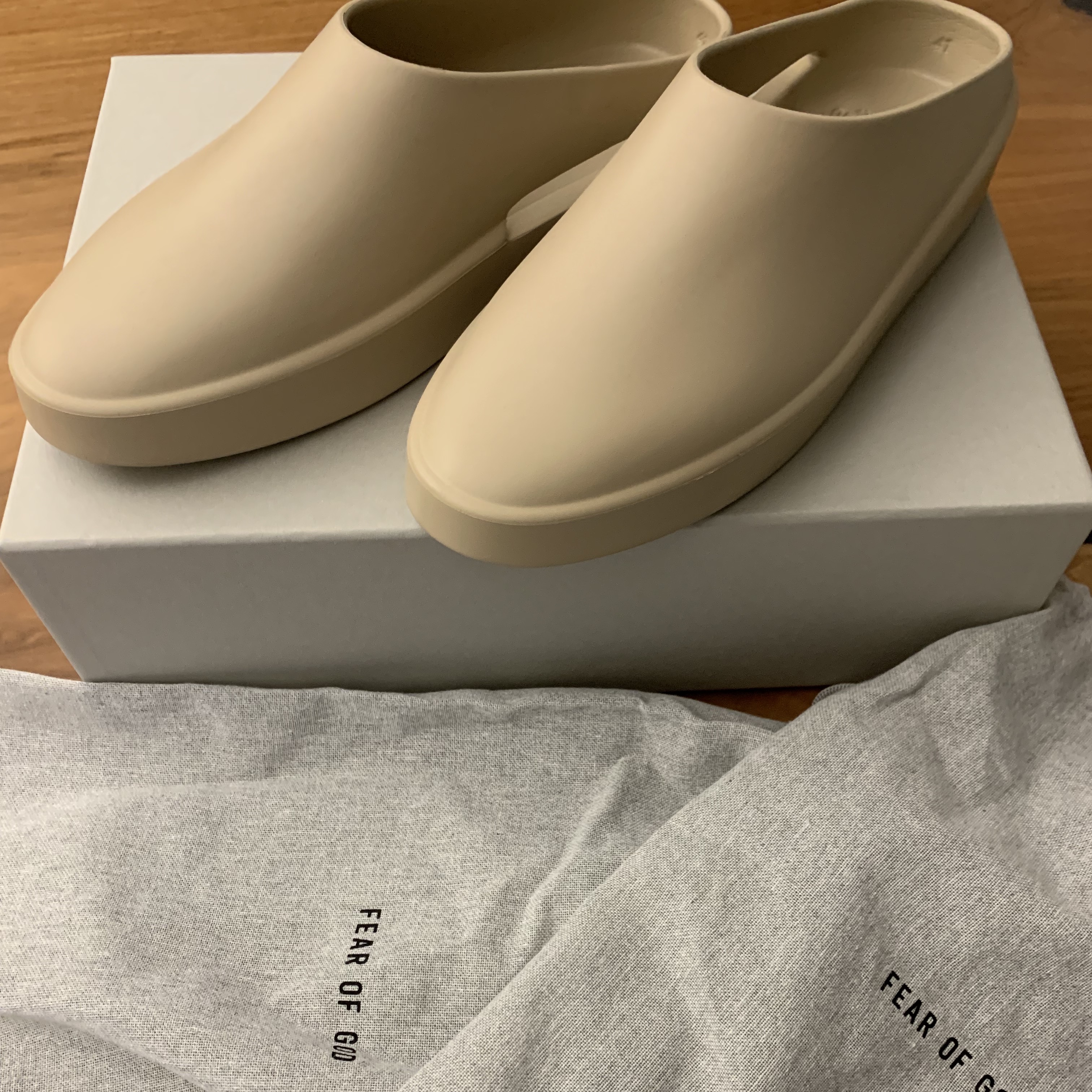 Fear of God The California Almond 착용 스타일 - 1