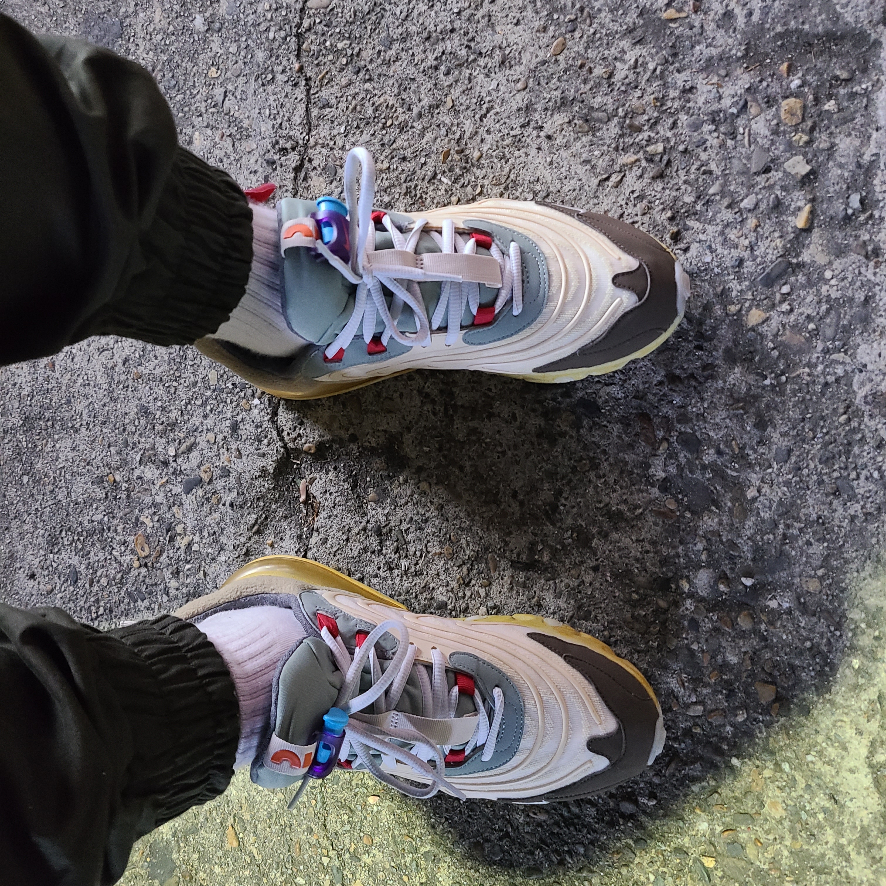 Nike x Travis Scott Air Max 270 React Cactus Trails 착용 스타일