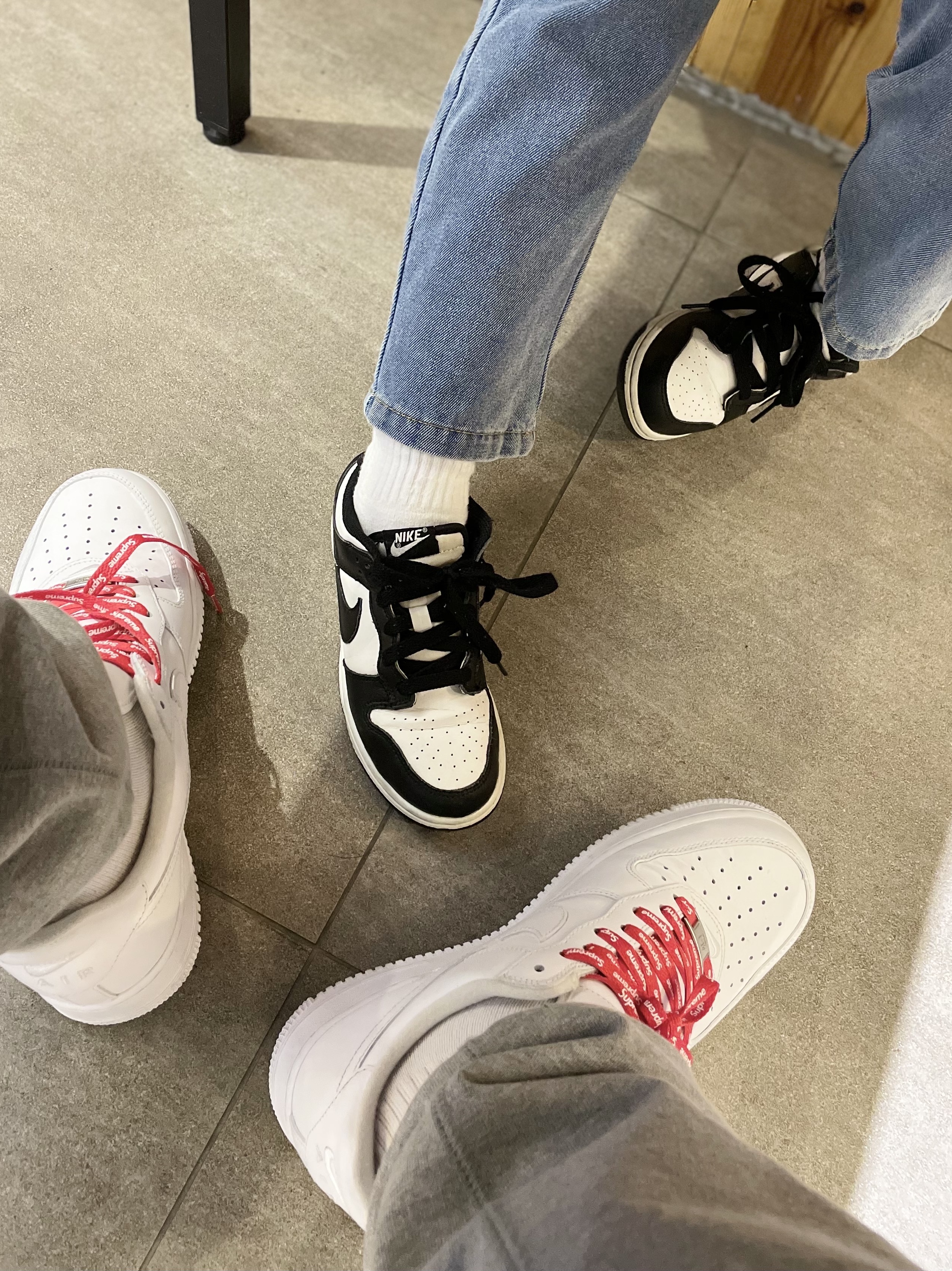 Nike x Supreme Air Force 1 Low White, (PS) Nike Dunk Low Black 착용 스타일