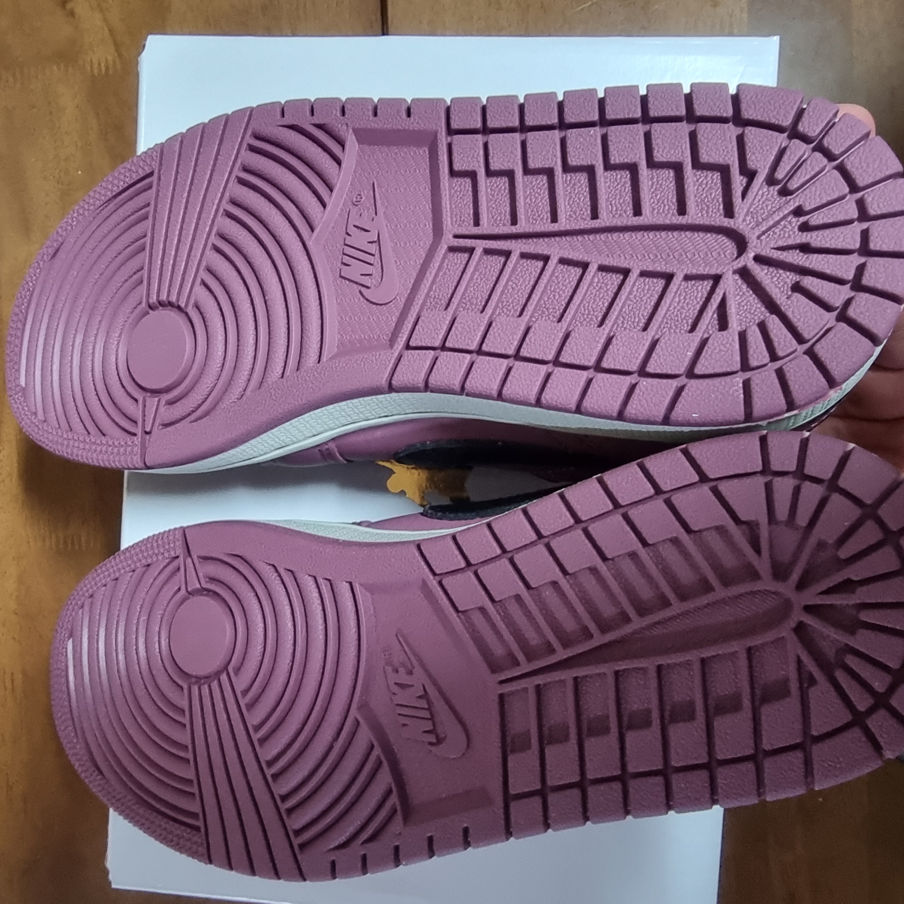(W) Jordan 1 Low SE Light Mulberry 착용 스타일 - 5