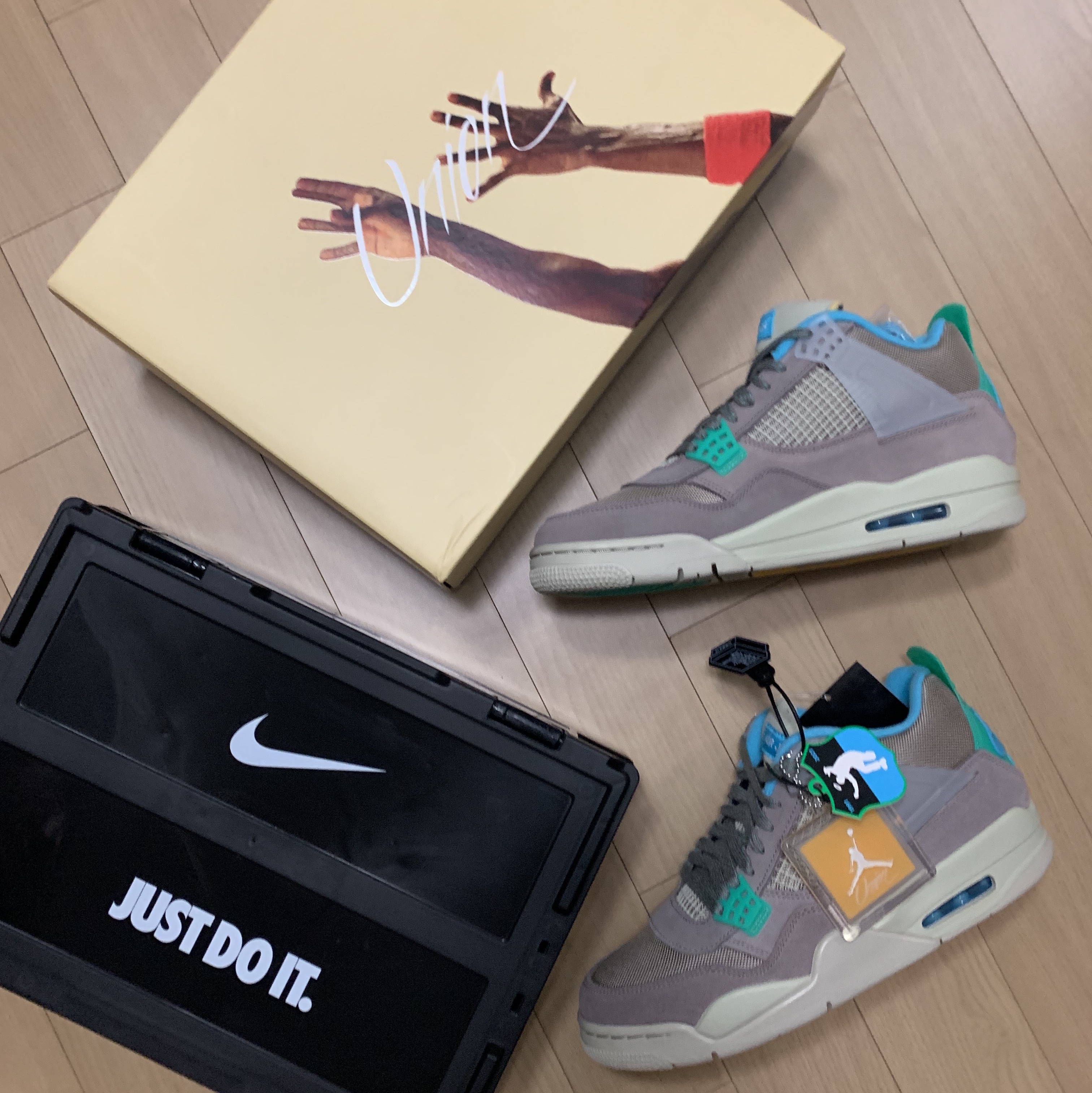 Jordan 4 x Union Retro SP Taupe Haze 착용 스타일 - 1