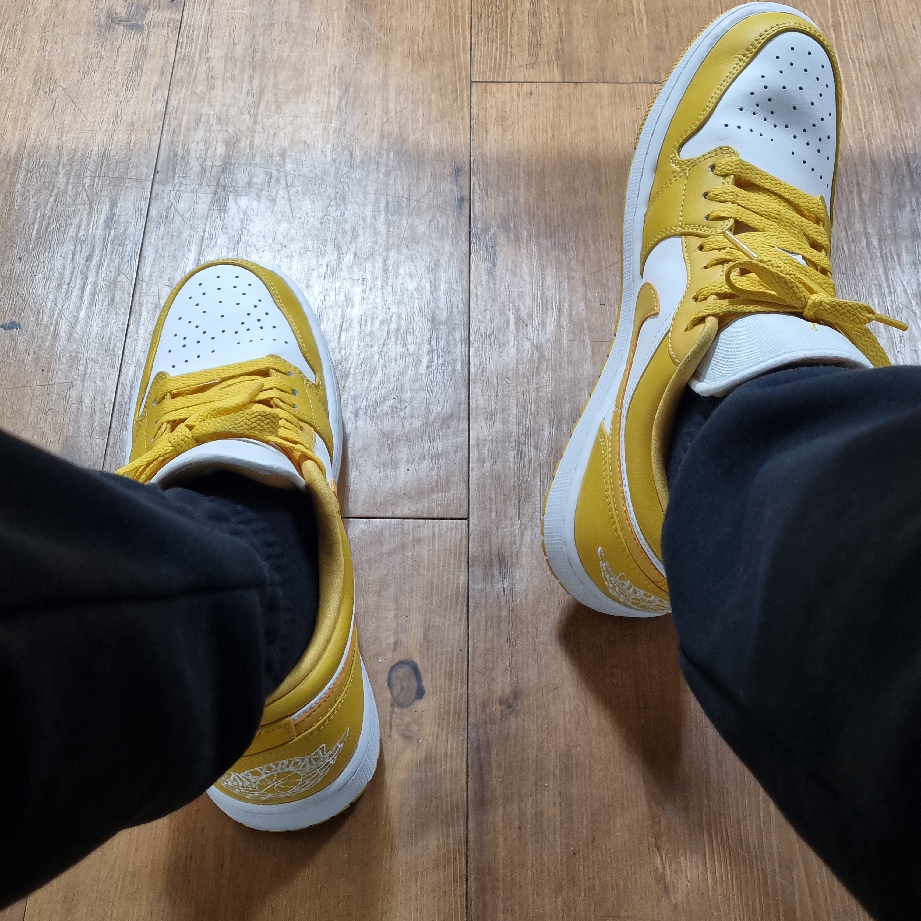 Jordan 1 Low Pollen 착용 스타일