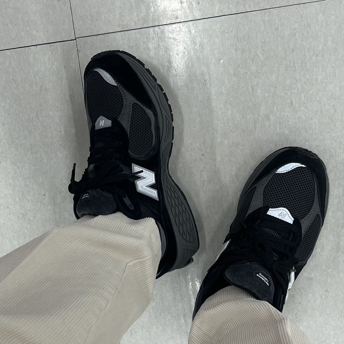 New Balance 2002R Black Dark Grey - JD Sports Exclusive 착용 스타일 - 1