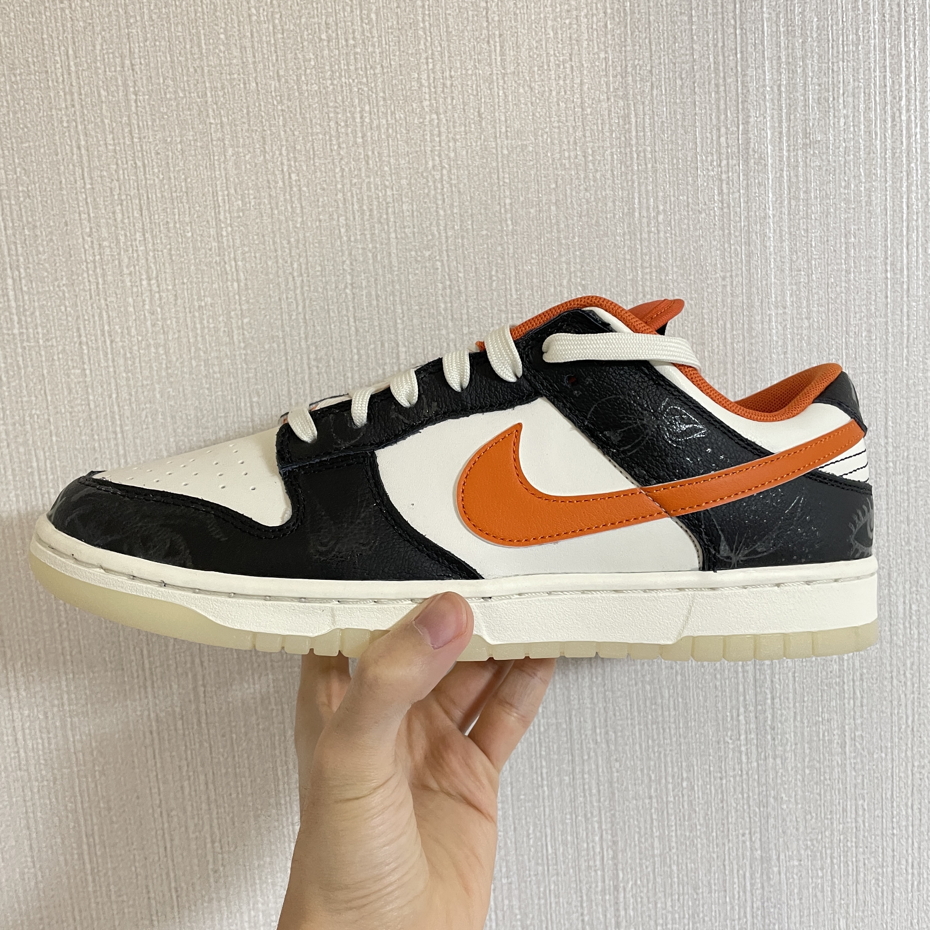 Nike Dunk Low Retro PRM Halloween 착용 스타일