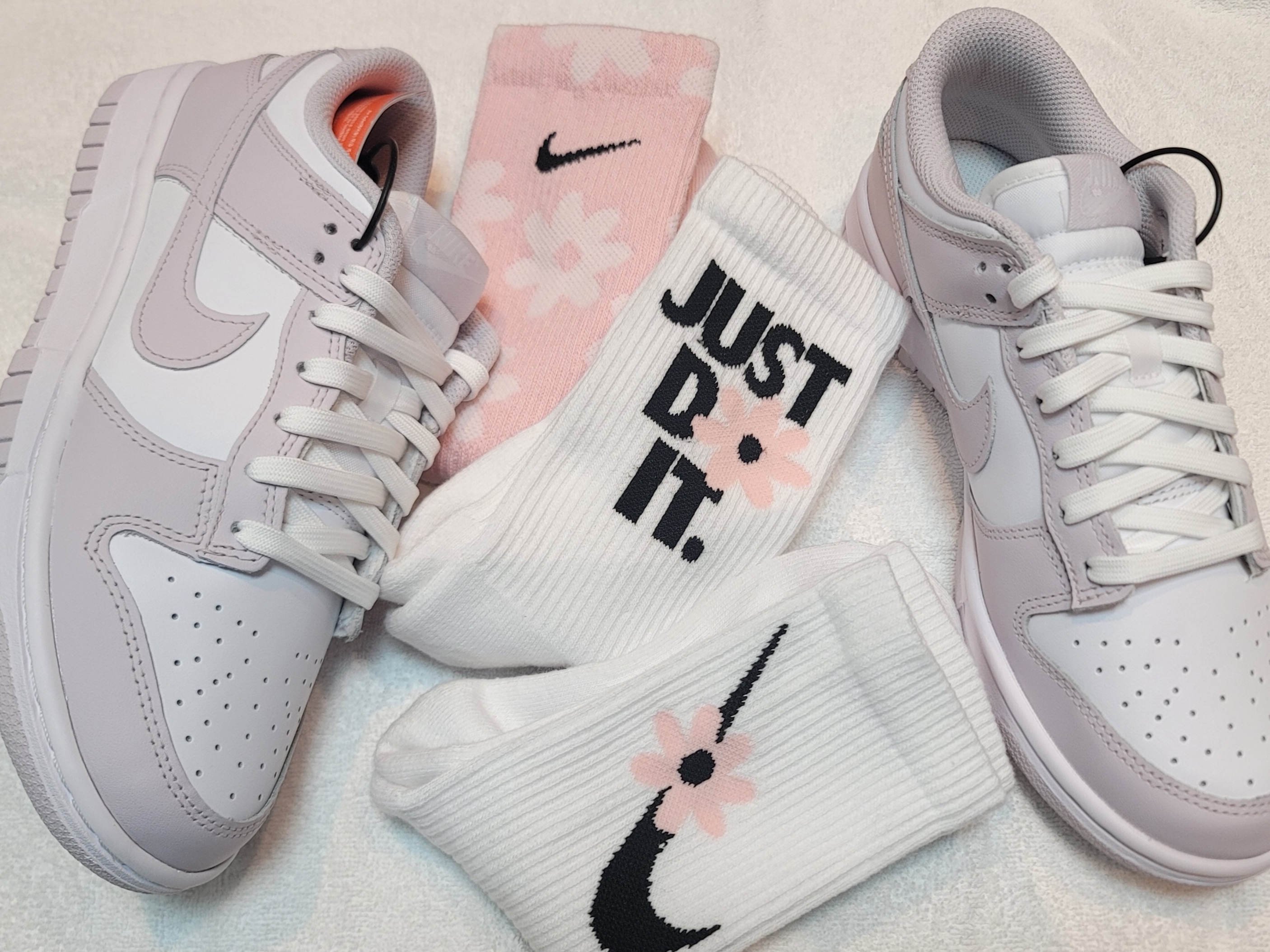 (W) Nike Dunk Low Venice, (Kids) Nike Everyday Plus Socks Pink White (6 Pack/Korean Ver.) 착용 스타일 - 2