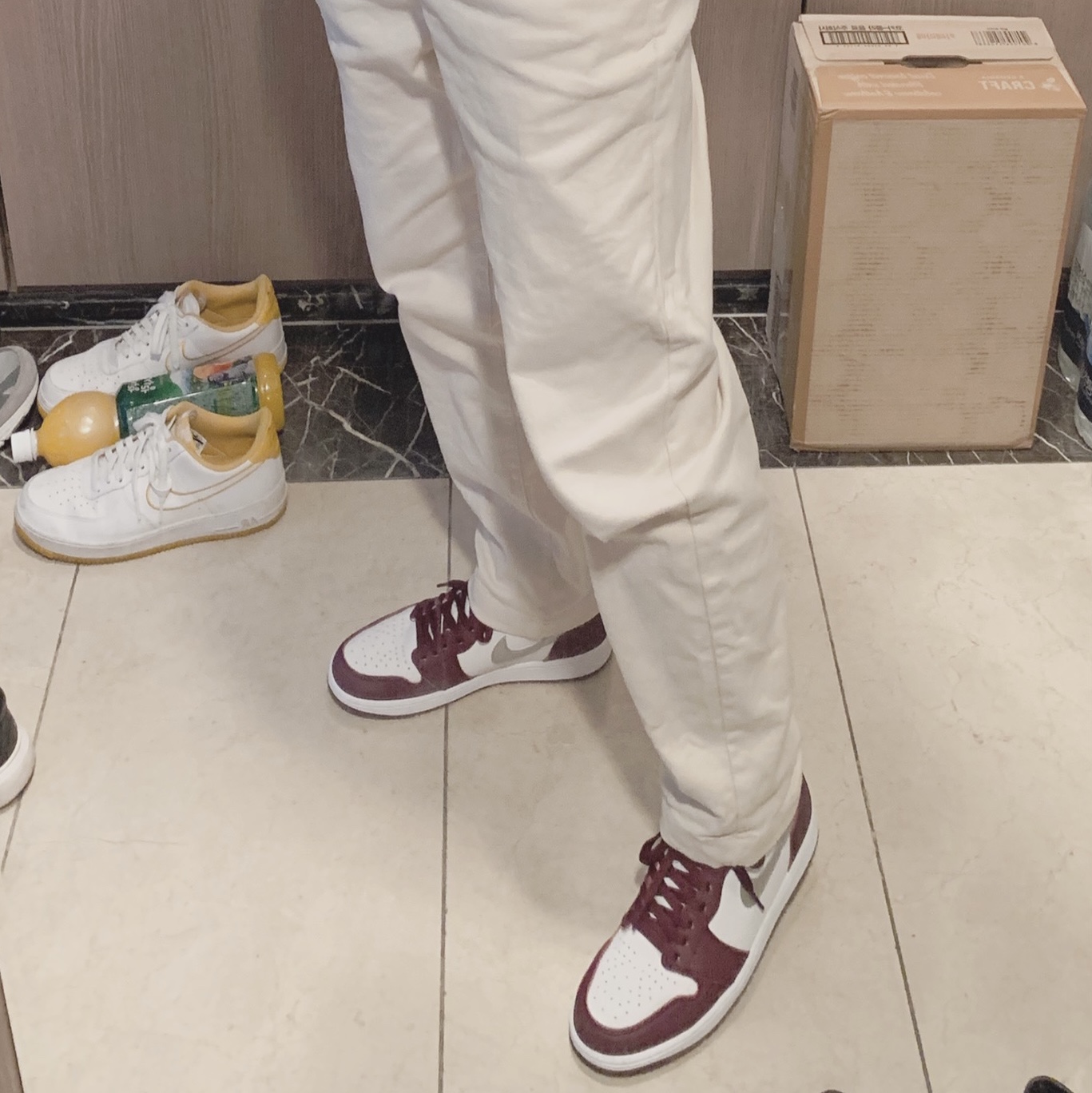 Jordan 1 Retro High OG Bordeaux 착용 스타일 - 1