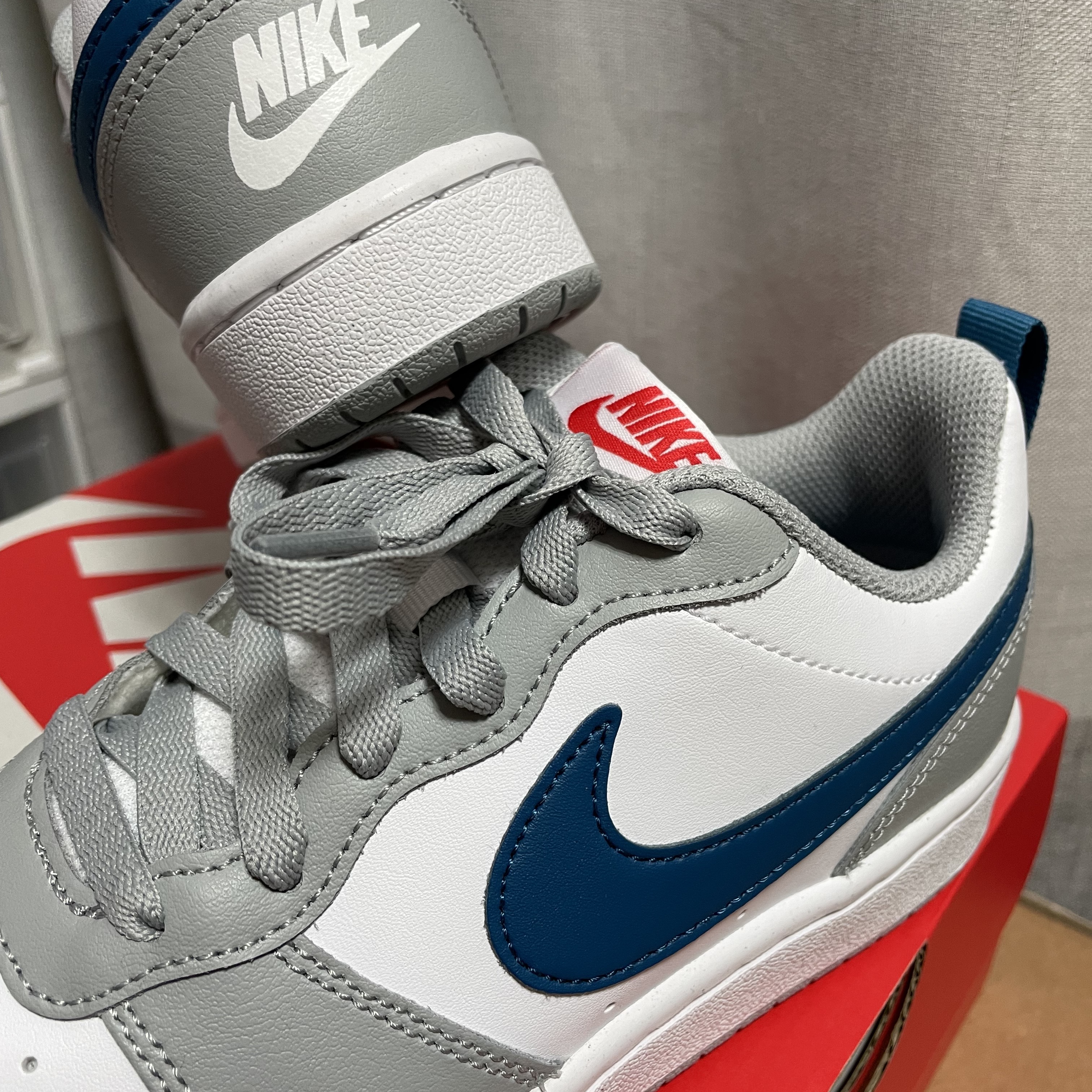 (GS) Nike Court Borough Low 2 Light Smoke Grey 착용 스타일 - 2