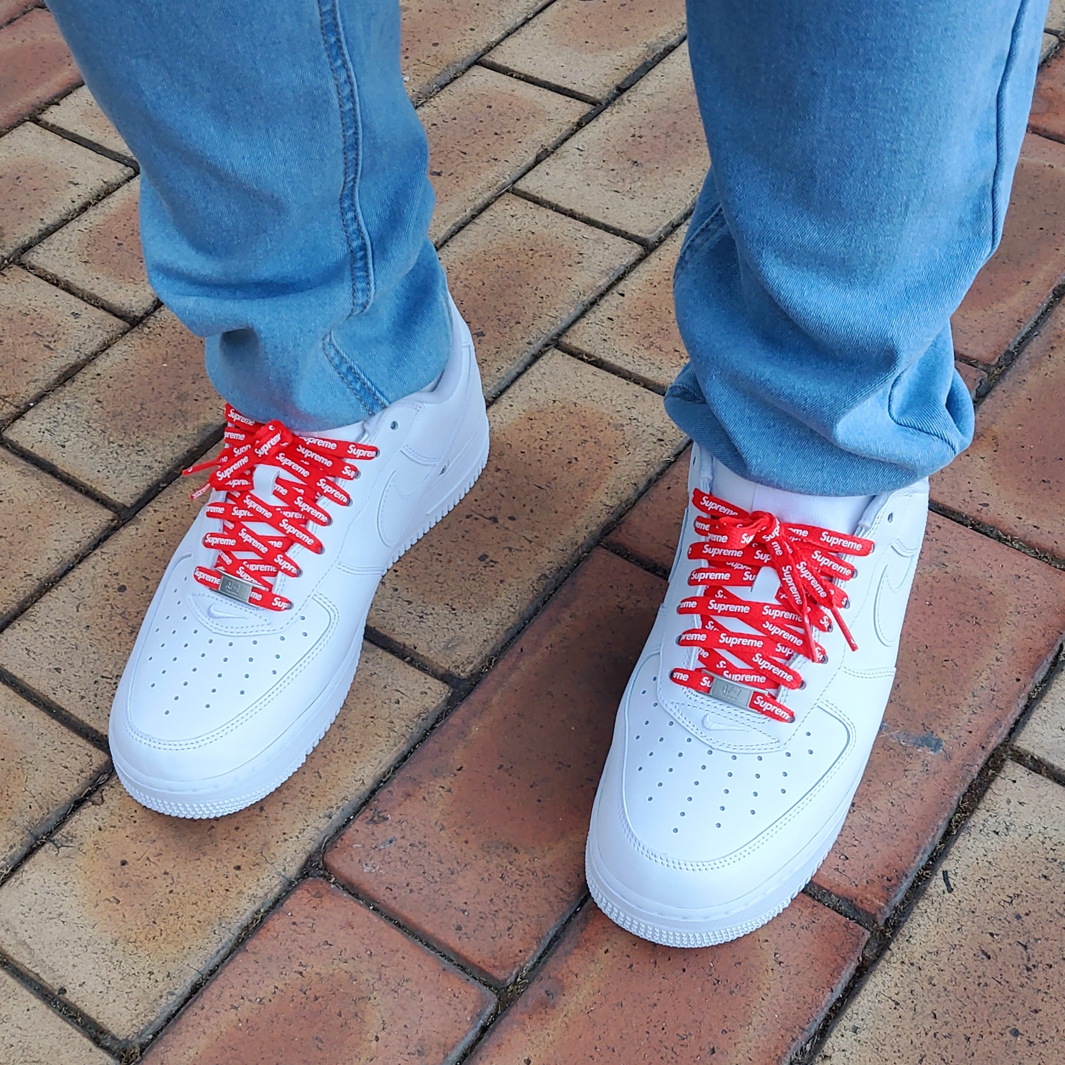 Nike x Supreme Air Force 1 Low White 착용 스타일 - 5