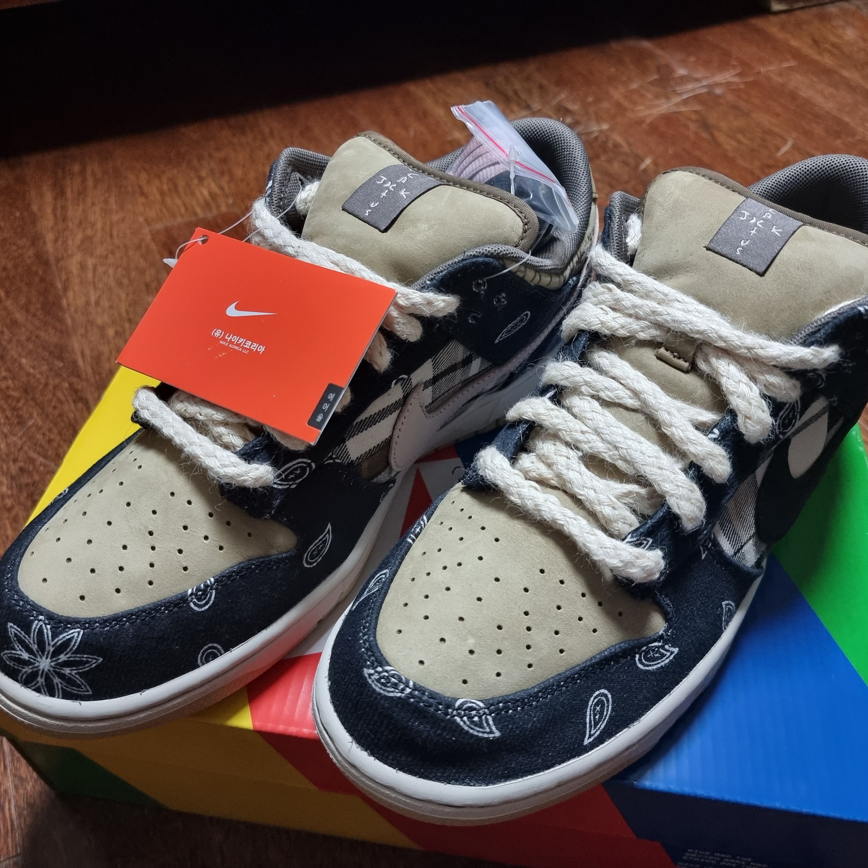 Nike x Travis Scott SB Dunk Low 착용 스타일