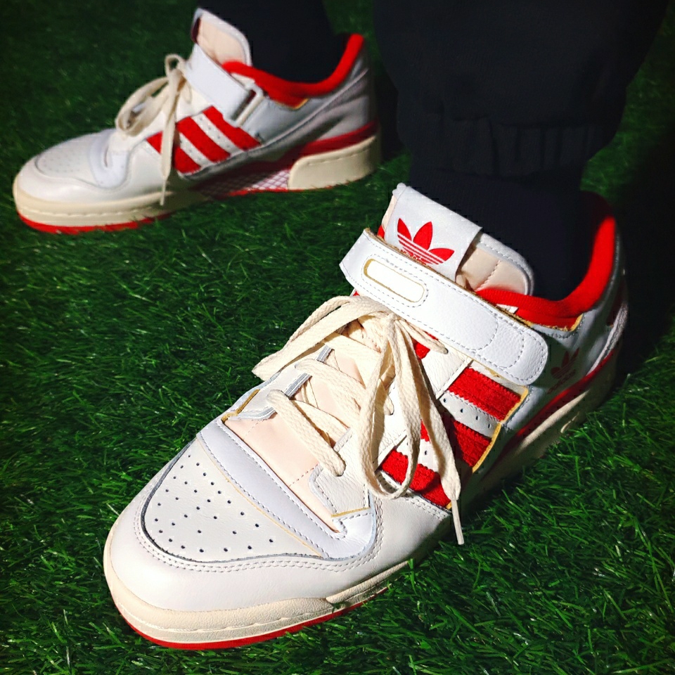 Adidas Forum 84 Low Team Power Red 착용 스타일 - 5