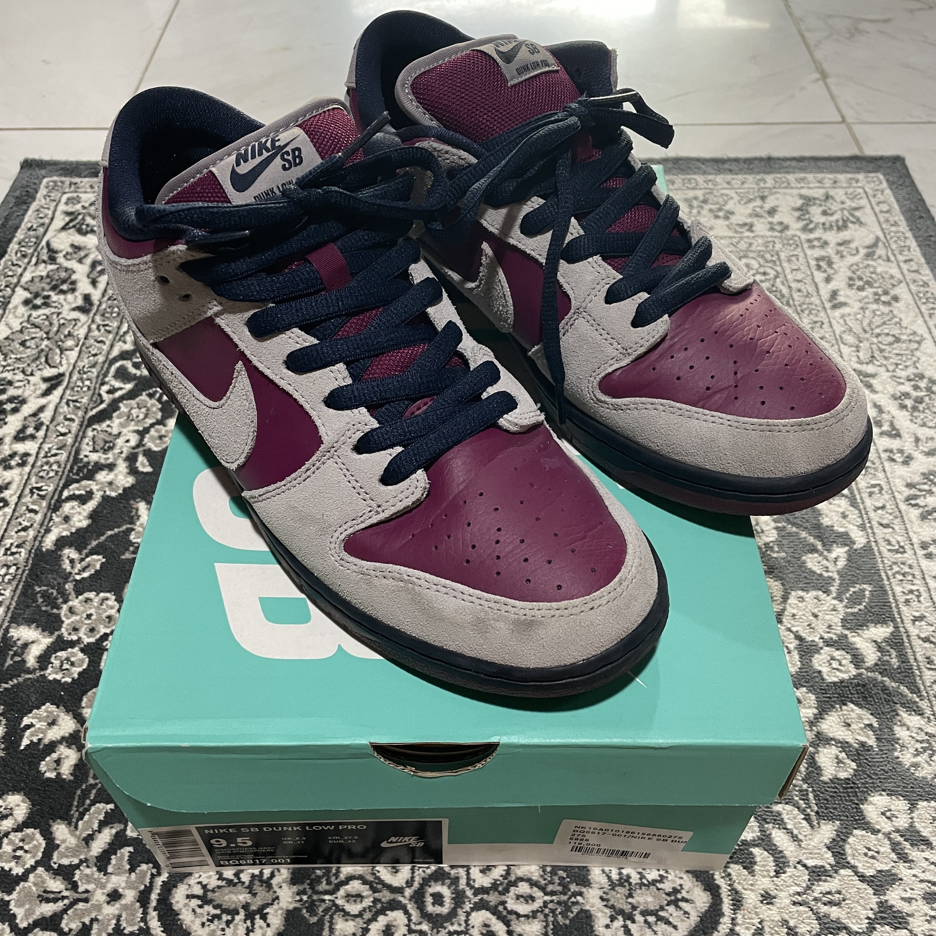 Nike SB Dunk Low Atmosphere Grey True Berry 착용 스타일