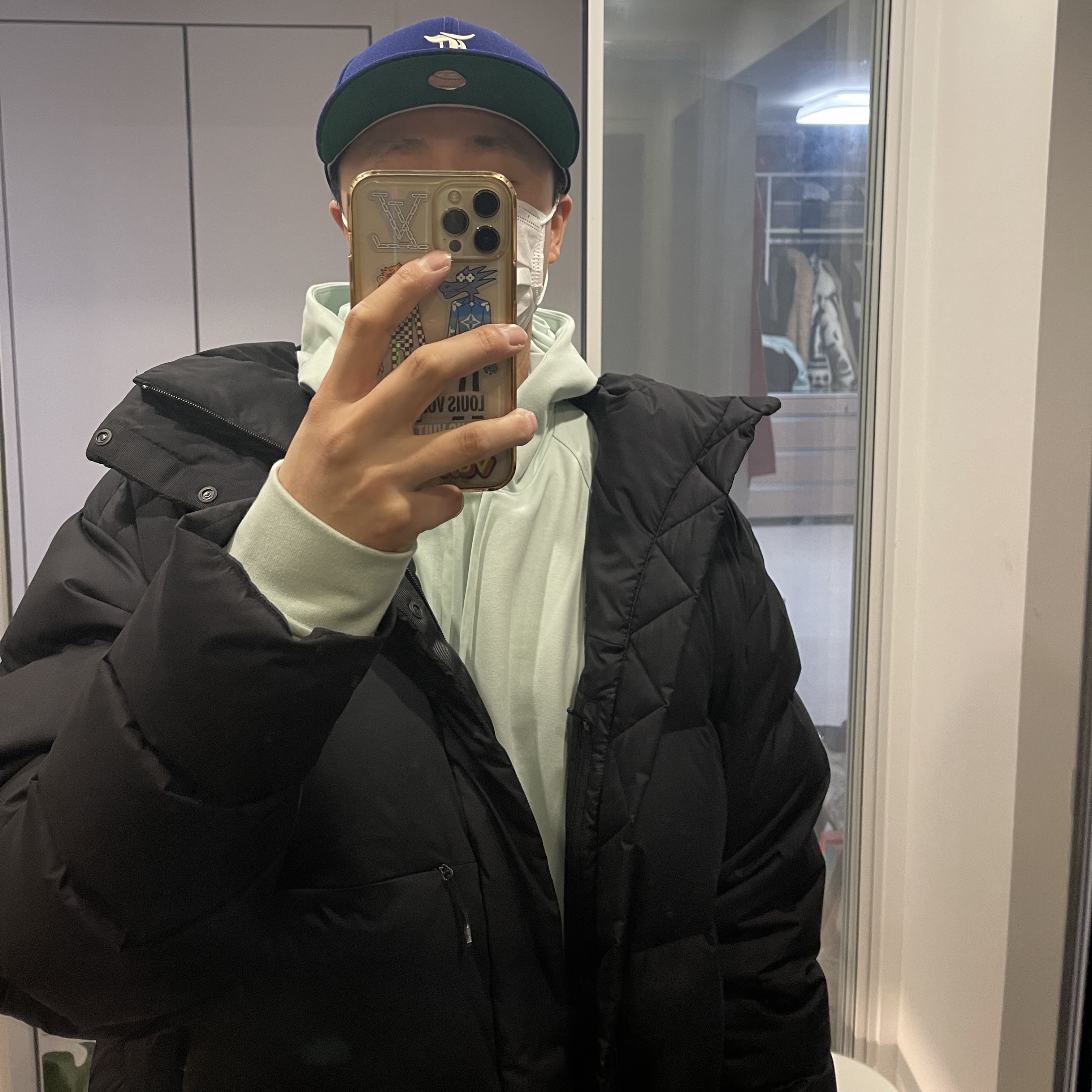 Essentials x New Era Sized Cap Dark Green 착용 스타일