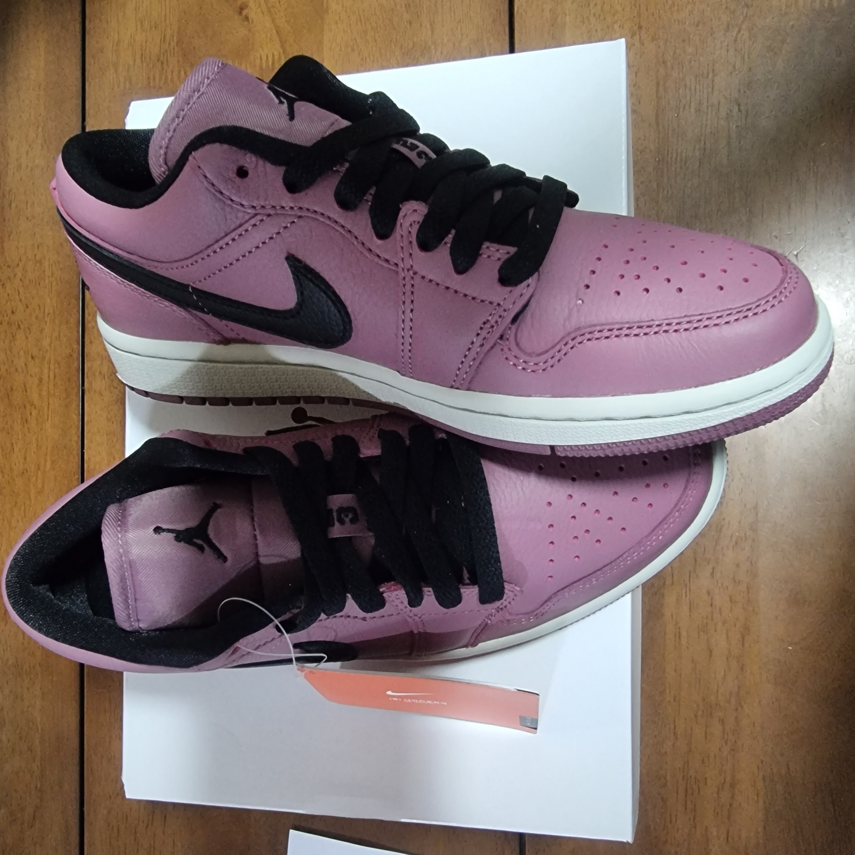 (W) Jordan 1 Low SE Light Mulberry 착용 스타일 - 3