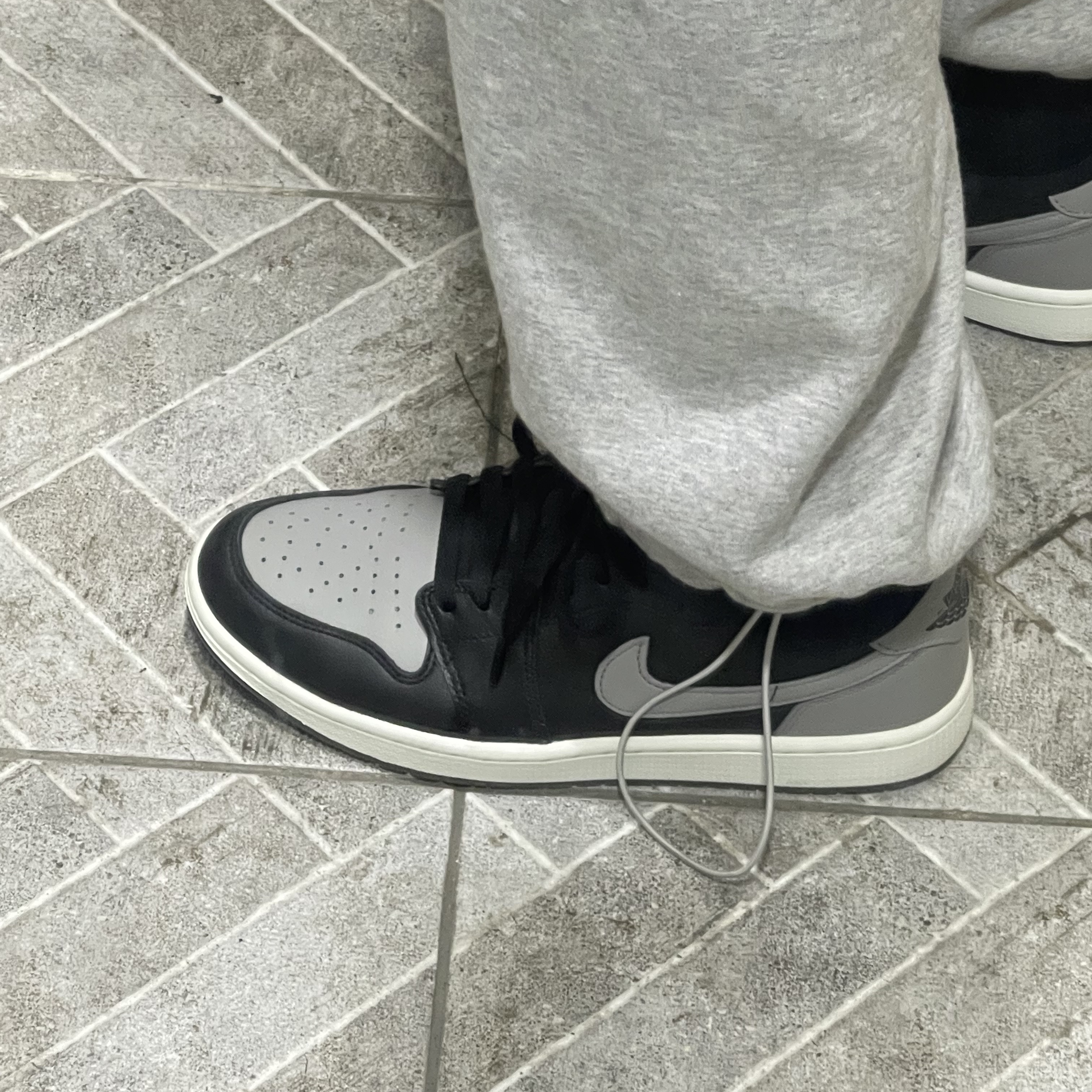 Jordan 1 Low Golf Shadow 착용 스타일 - 3