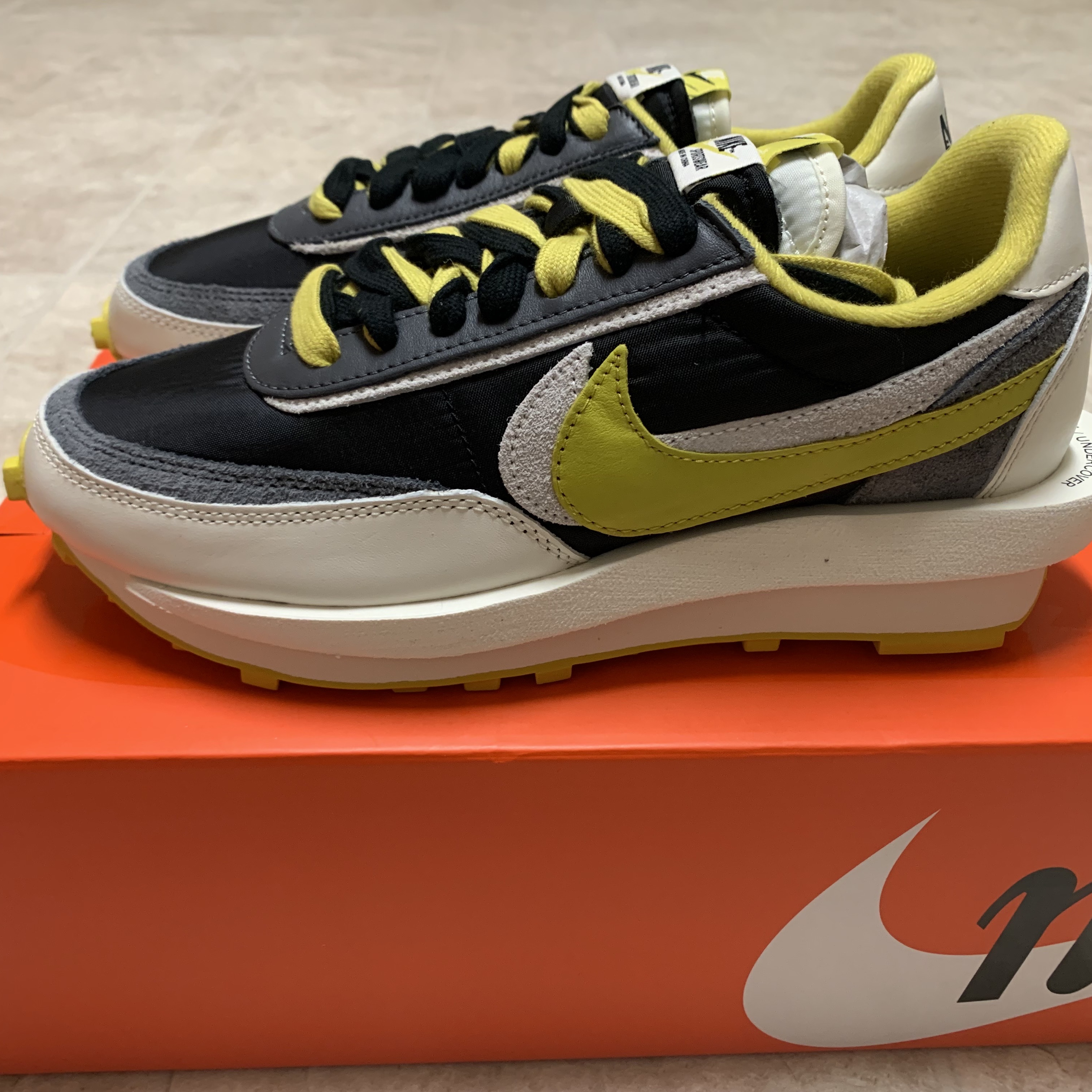 Nike x Sacai x Undercover LDWaffle Black Bright Citron 착용 스타일