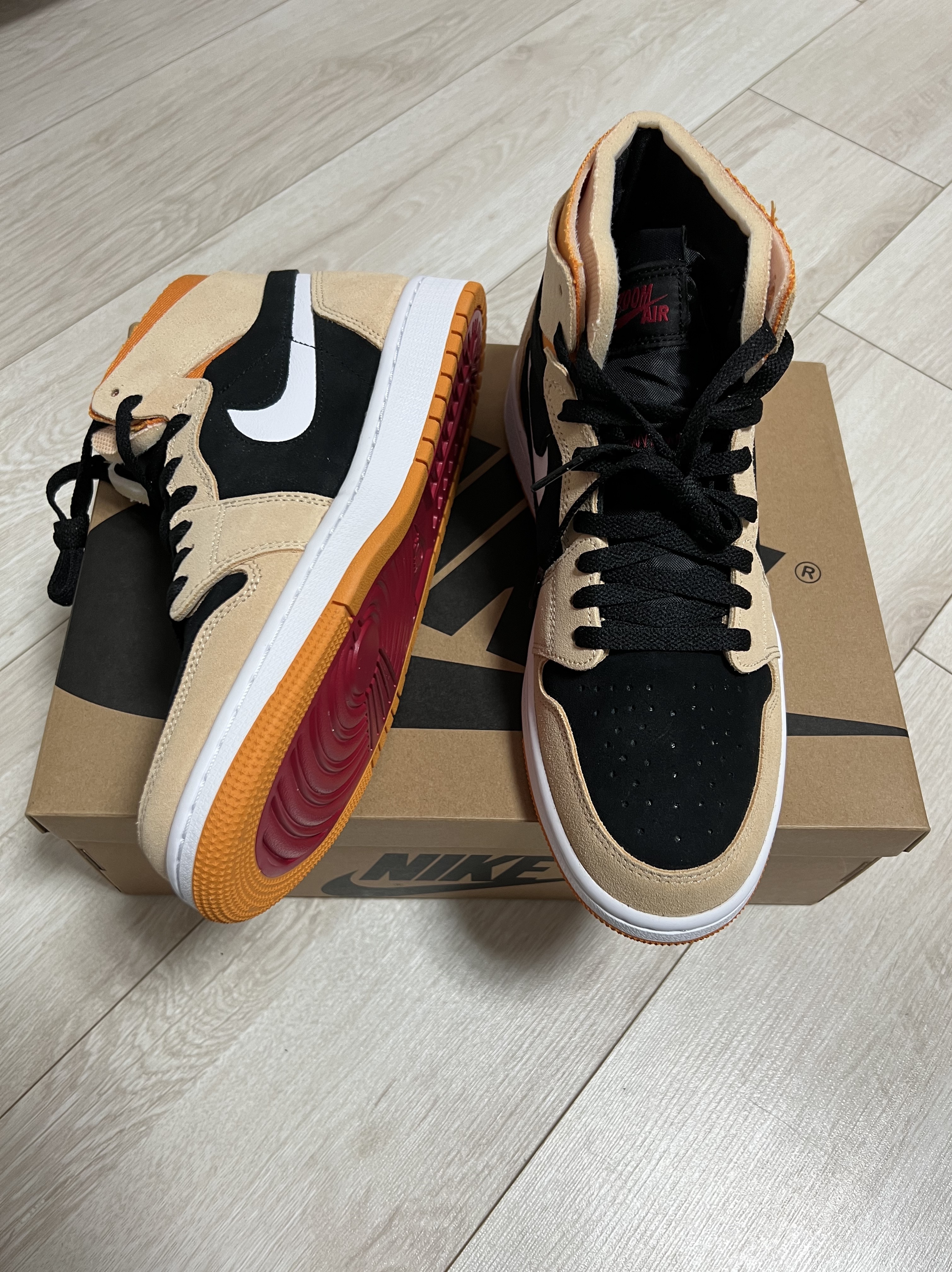 Jordan 1 Zoom Air CMFT Pumpkin Spice 착용 스타일 - 2