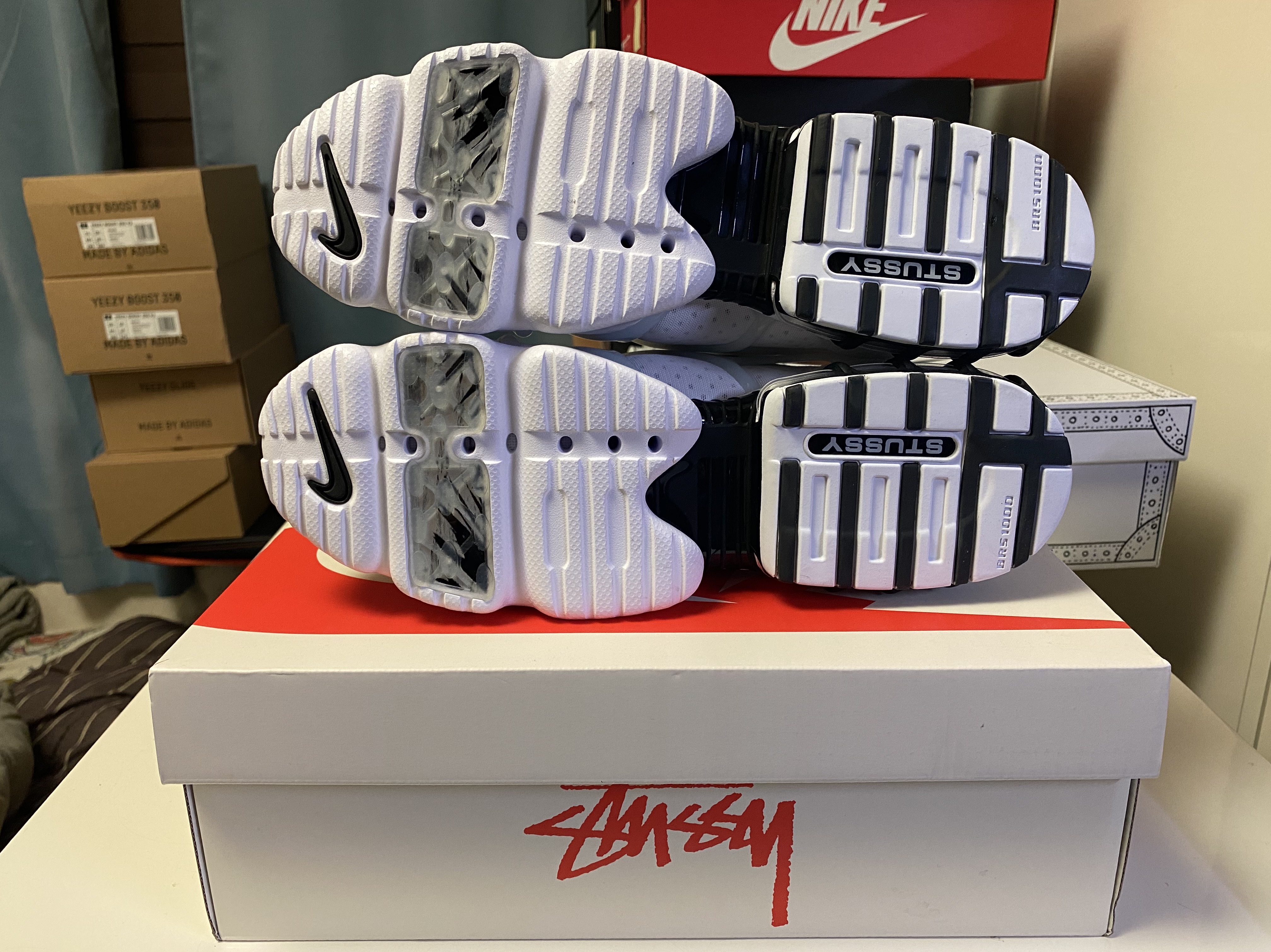 Nike x Stussy Air Zoom Spiridon Kukini White 착용 스타일 - 1