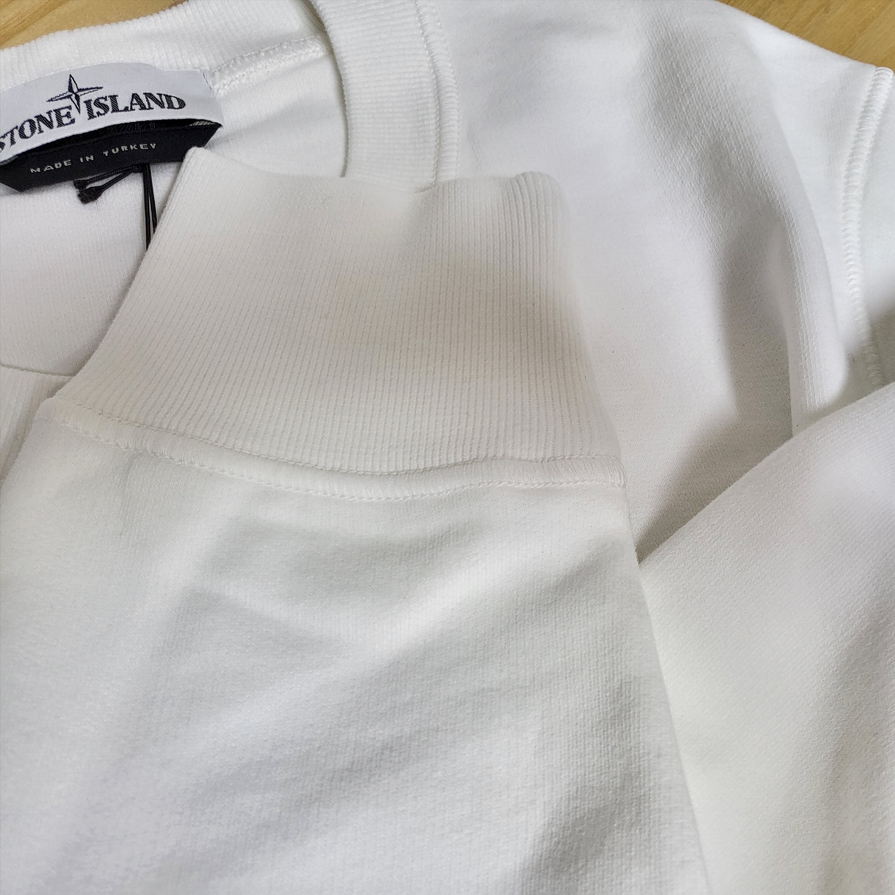 Stone Island 63020 Crewneck Sweatshirt White - 21FW 착용 스타일 - 3