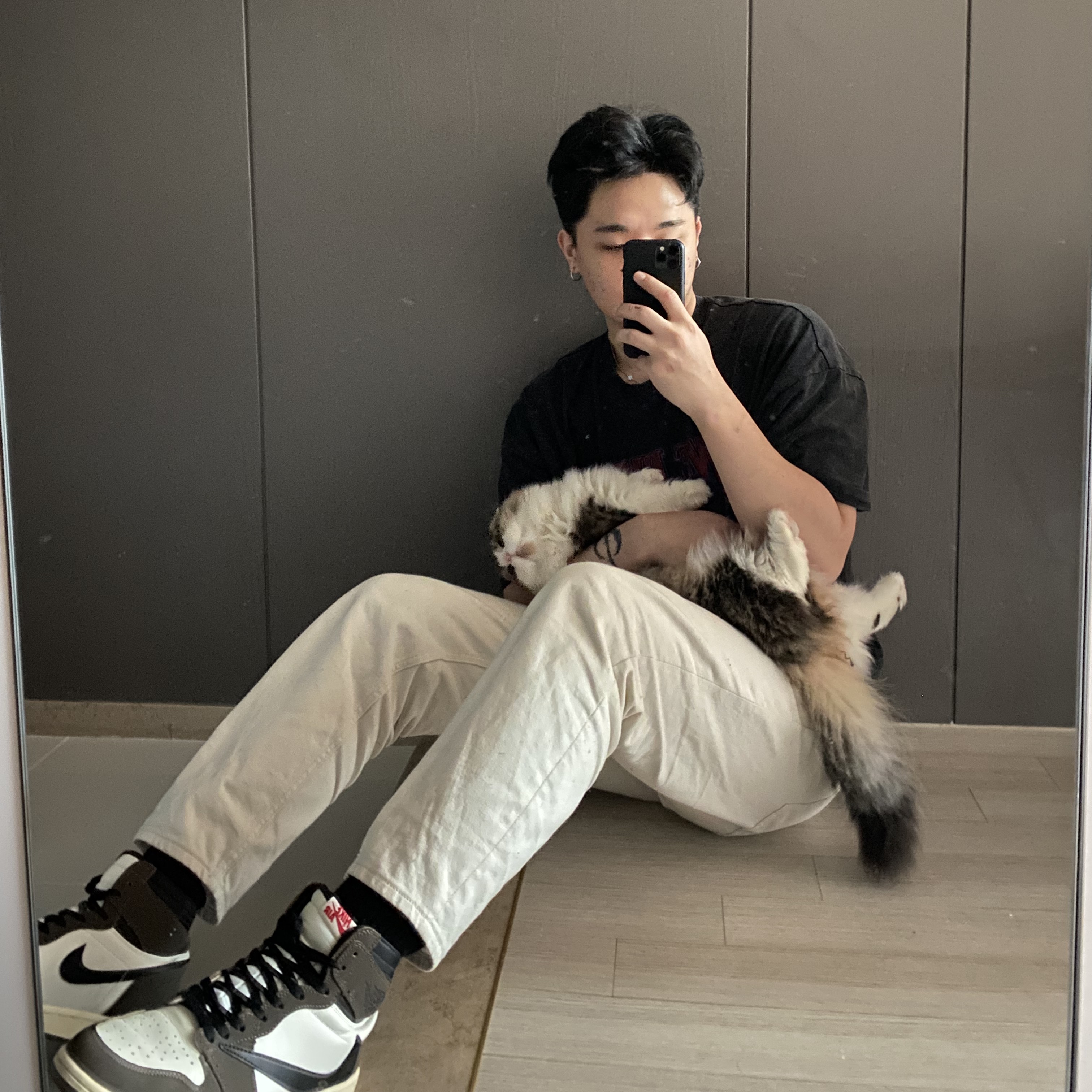 Jordan 1 x Travis Scott Retro High OG SP Mocha 착용 스타일