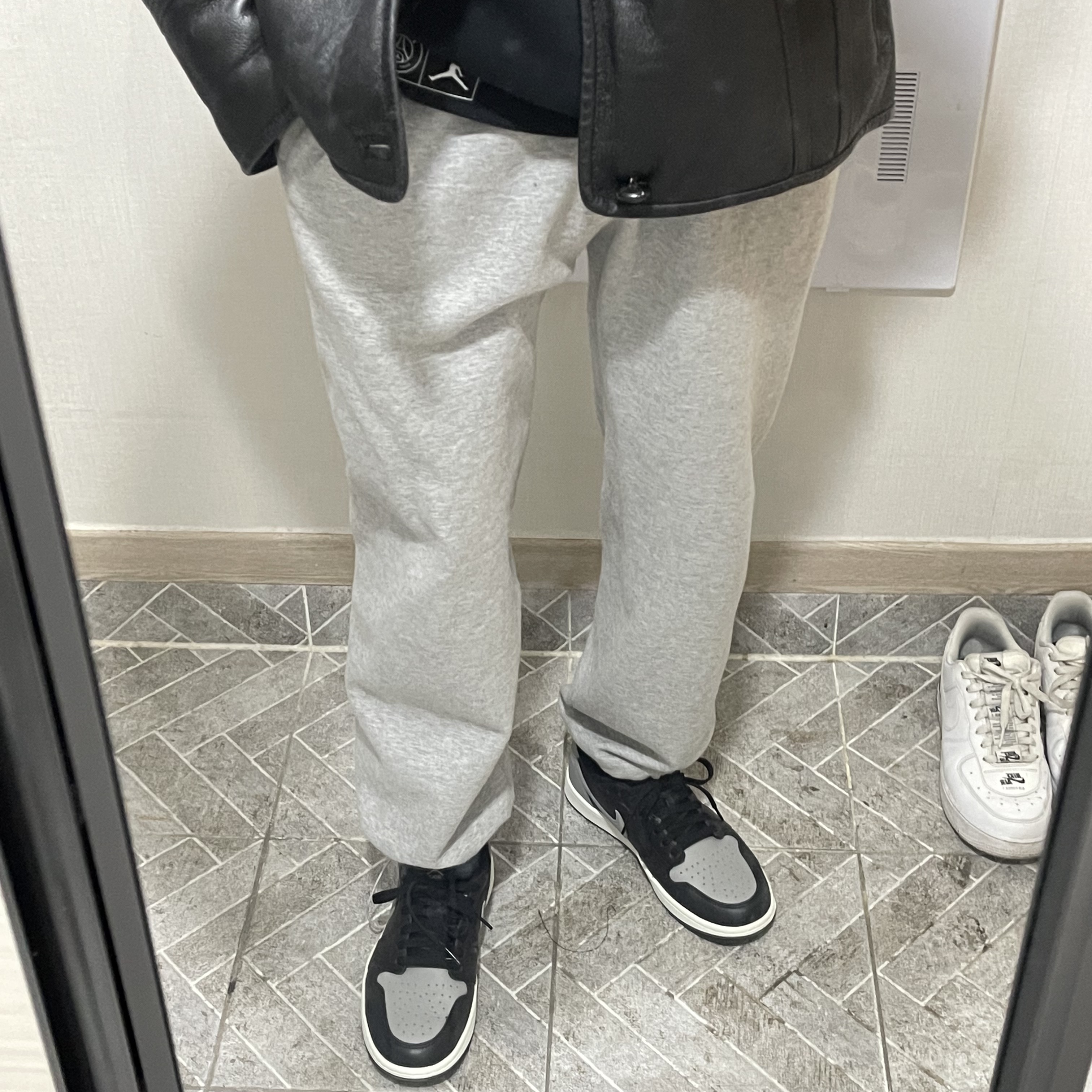 Jordan 1 Low Golf Shadow 착용 스타일 - 2