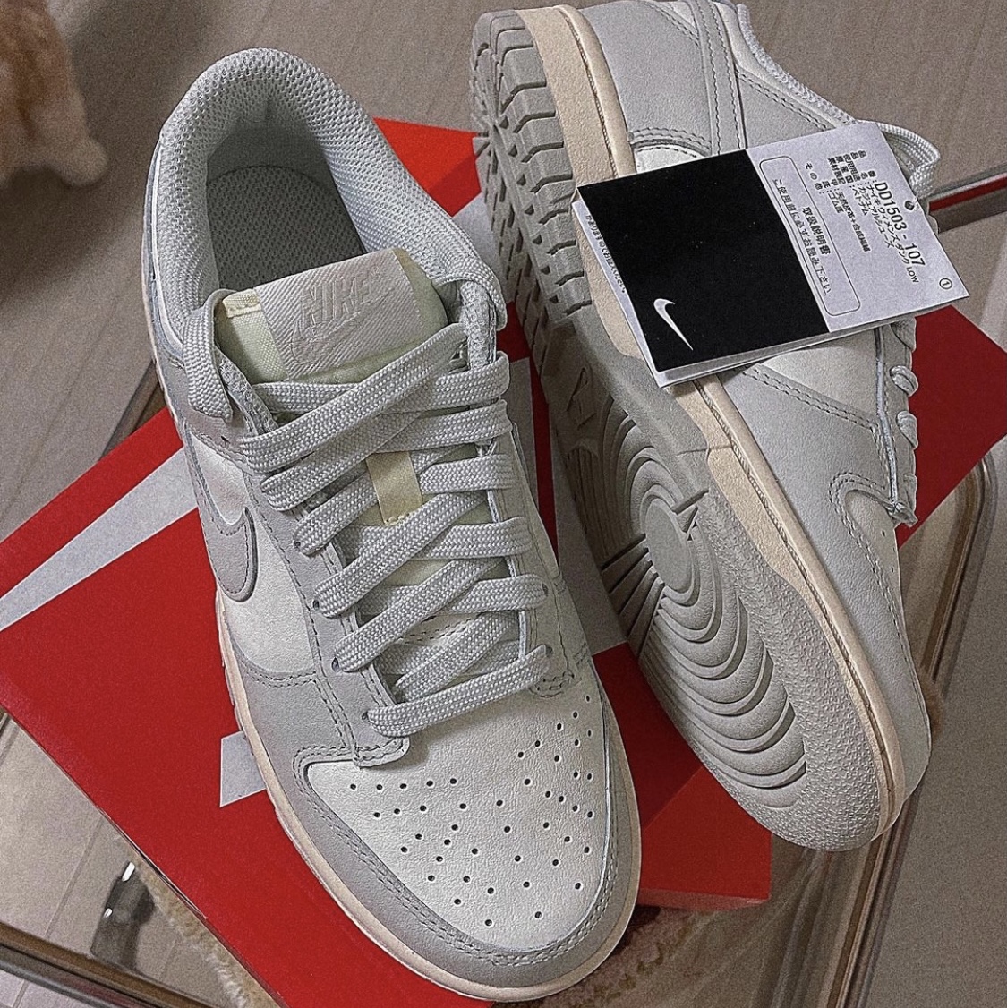 (W) Nike Dunk Low Light Bone 착용 스타일 - 1