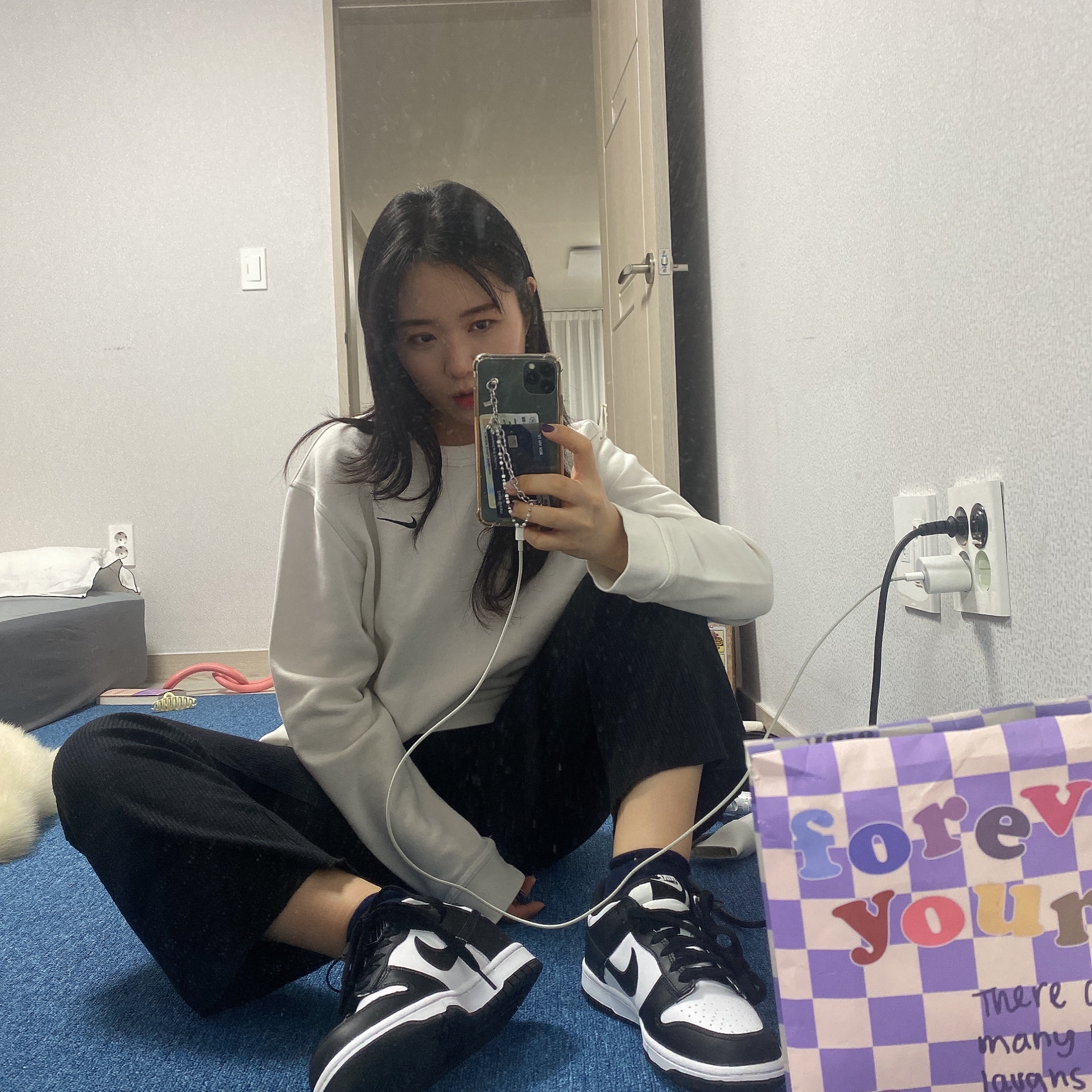 (GS) Nike Dunk Low Black 착용 스타일 - 2