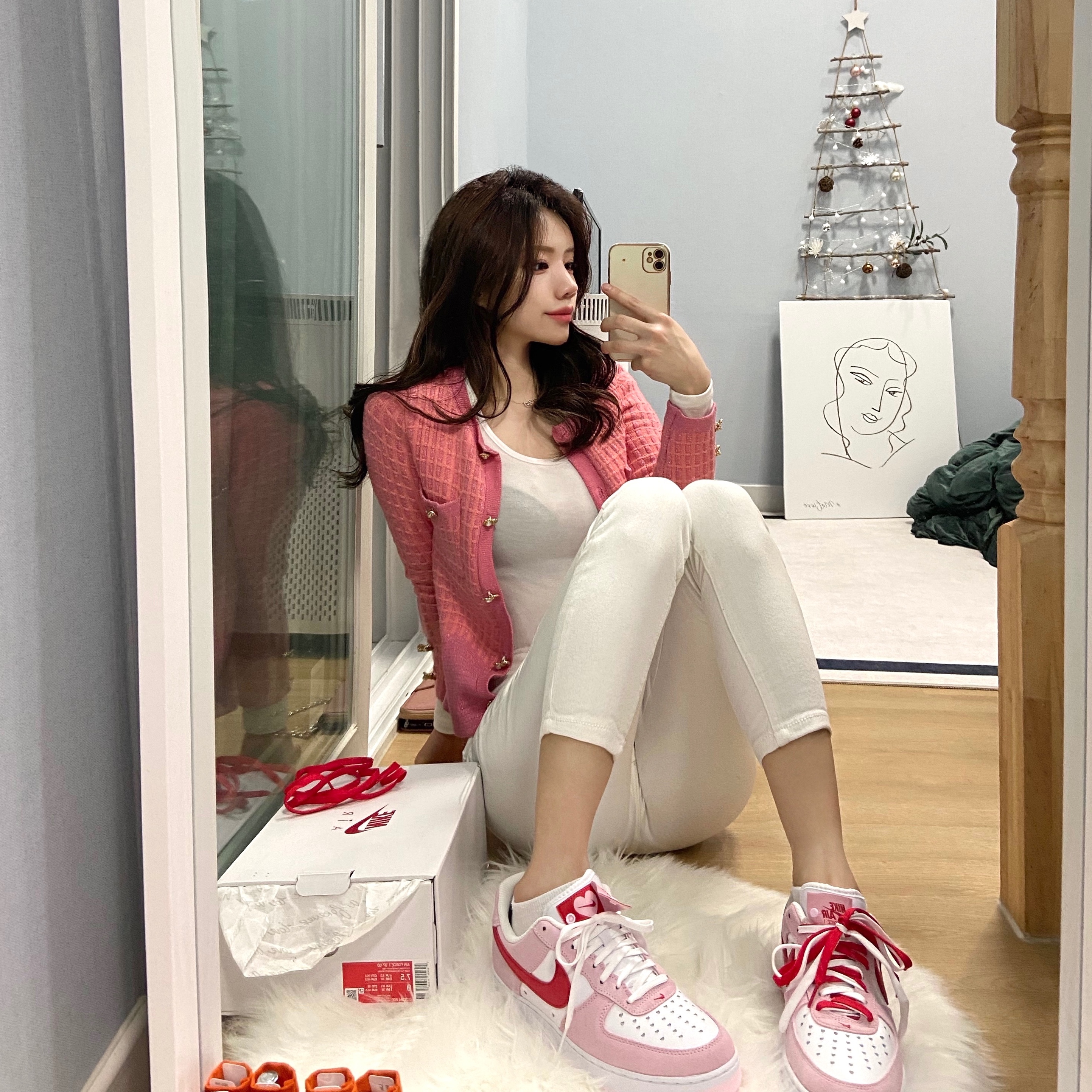 Nike Air Force 1 '07 QS Valentine's Day 착용 스타일 - 2