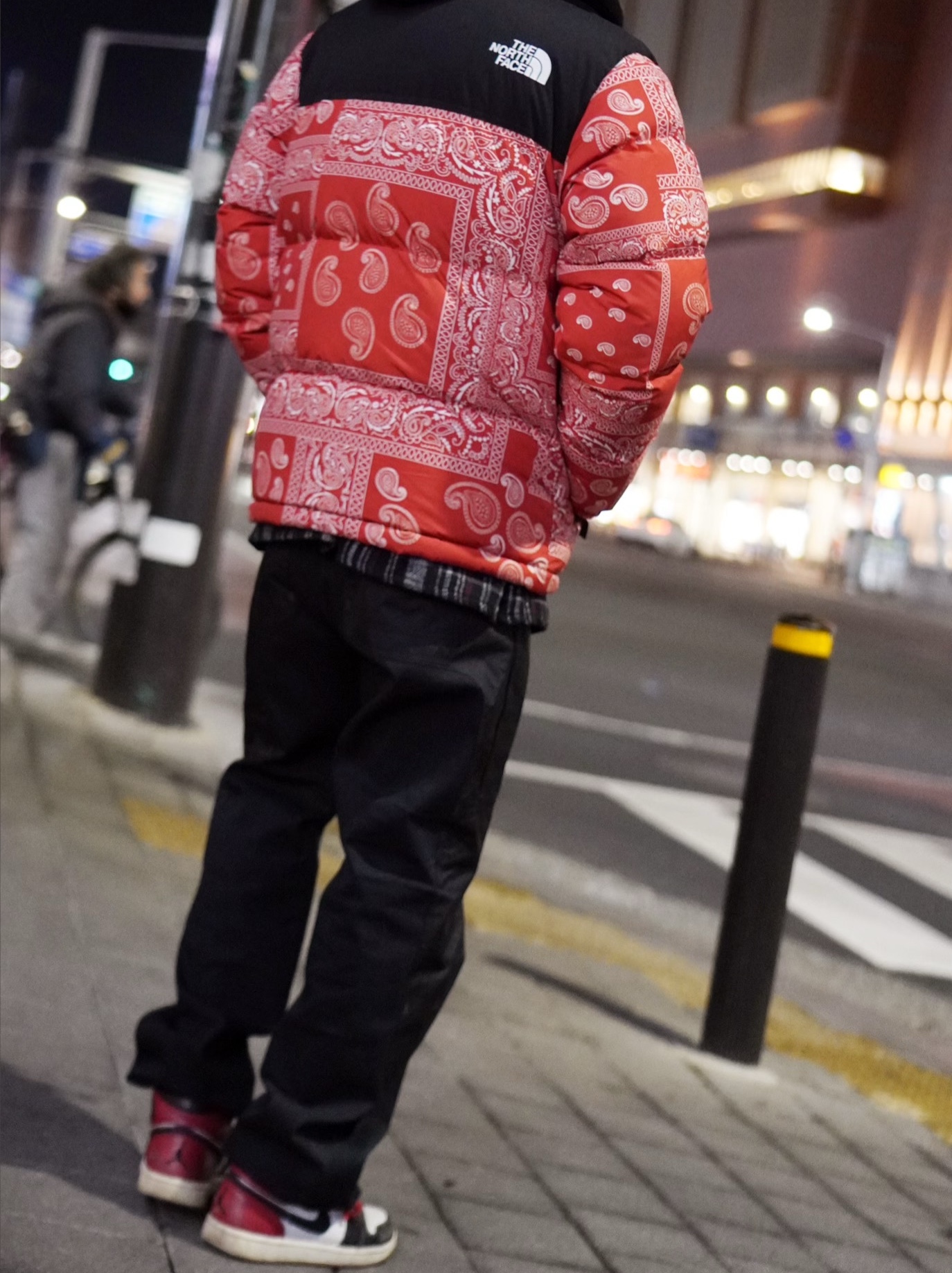 Nike x Off-White NRG Pants Black, The North Face Nuptse Down Jacket Red 착용 스타일 - 3