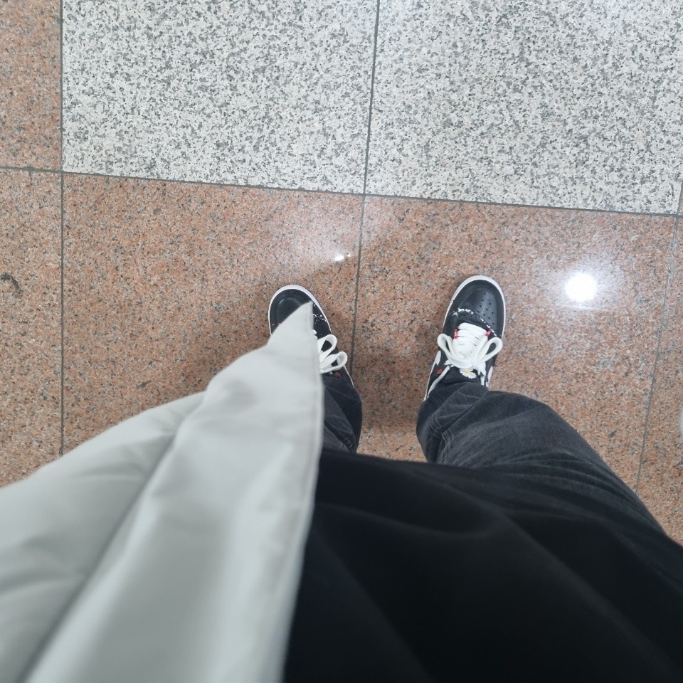 Nike x Peaceminusone Air Force 1 Low Para-Noise 착용 스타일