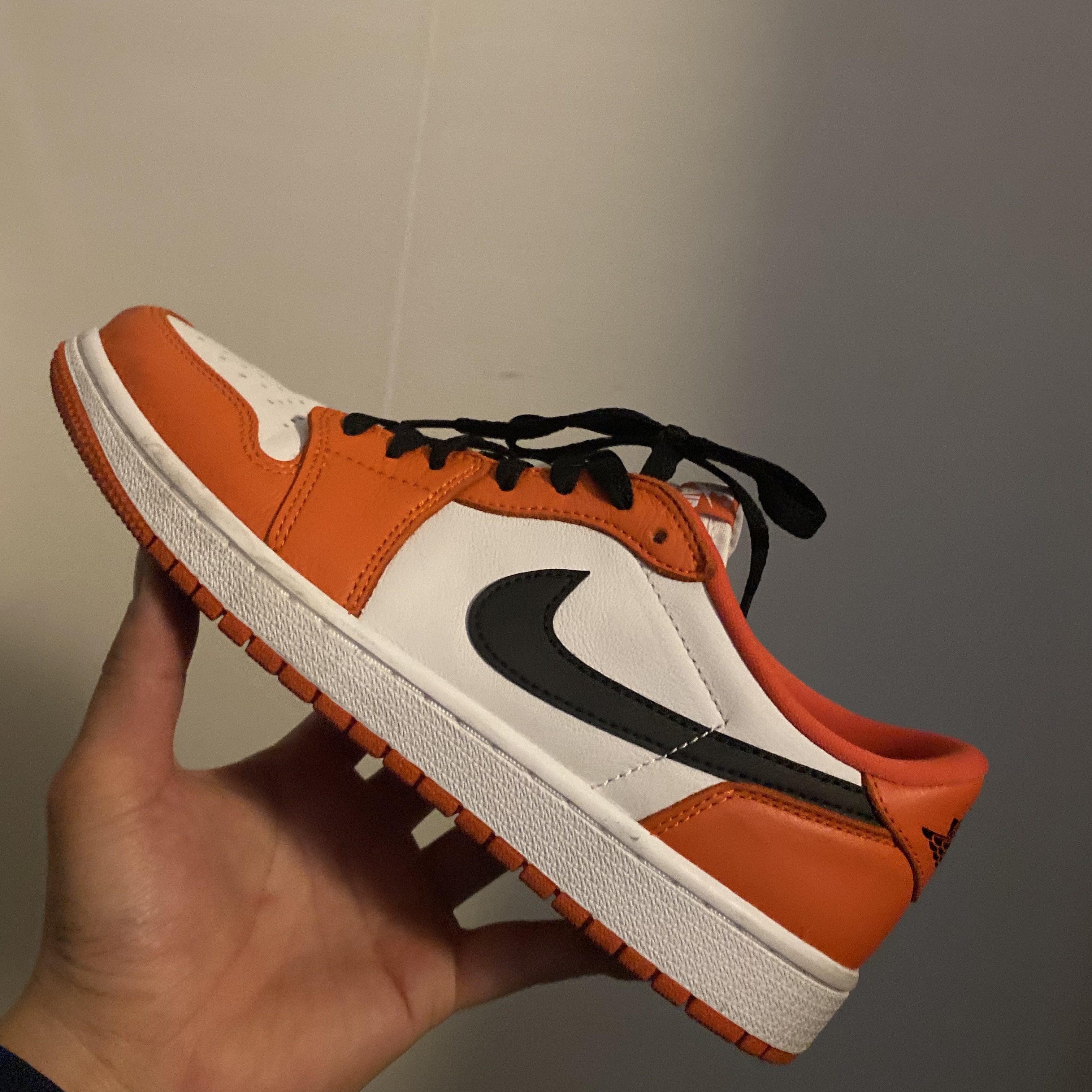 Jordan 1 Low OG Starfish 착용 스타일 - 1