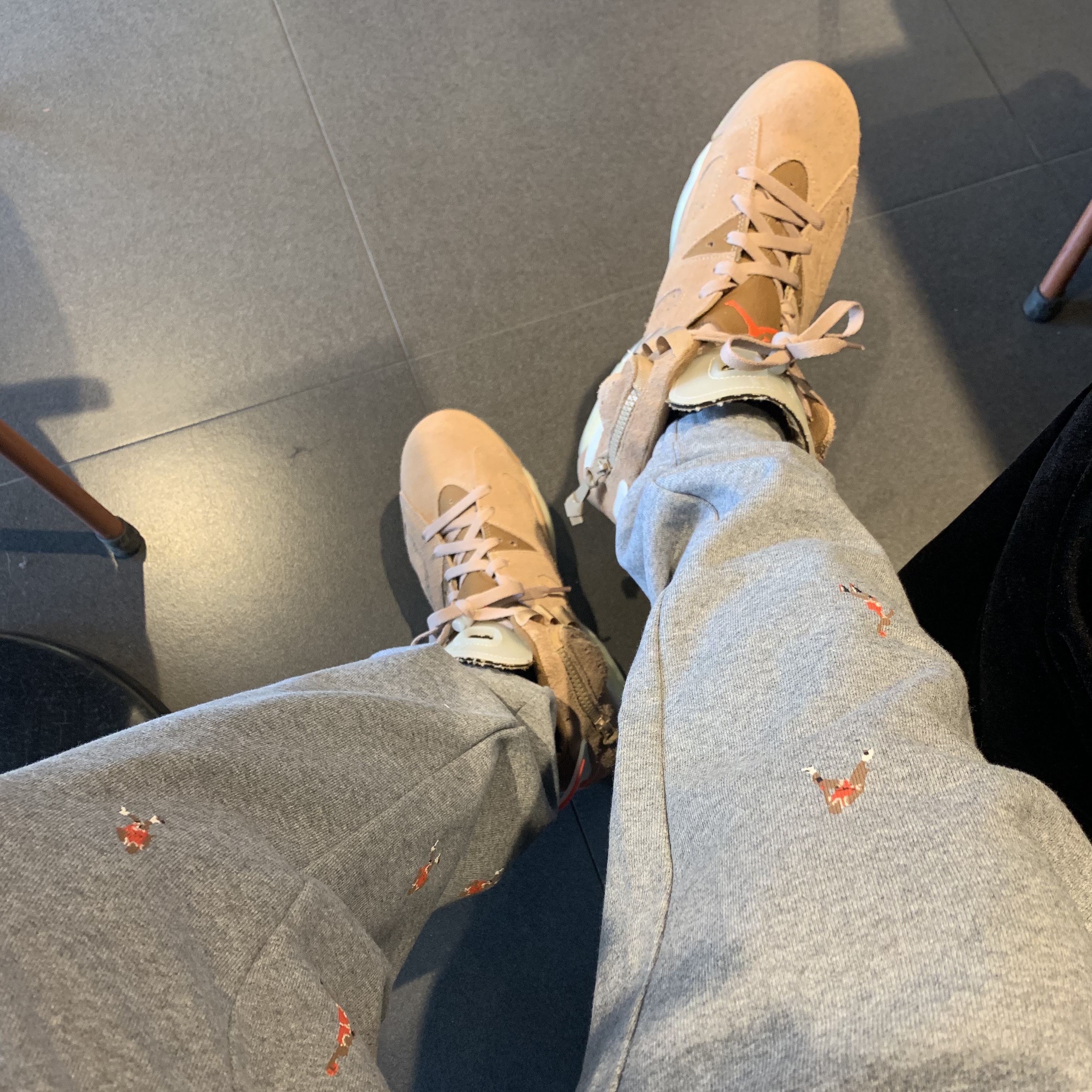Jordan 6 x Travis Scott Retro SP British Khaki 착용 스타일 - 1