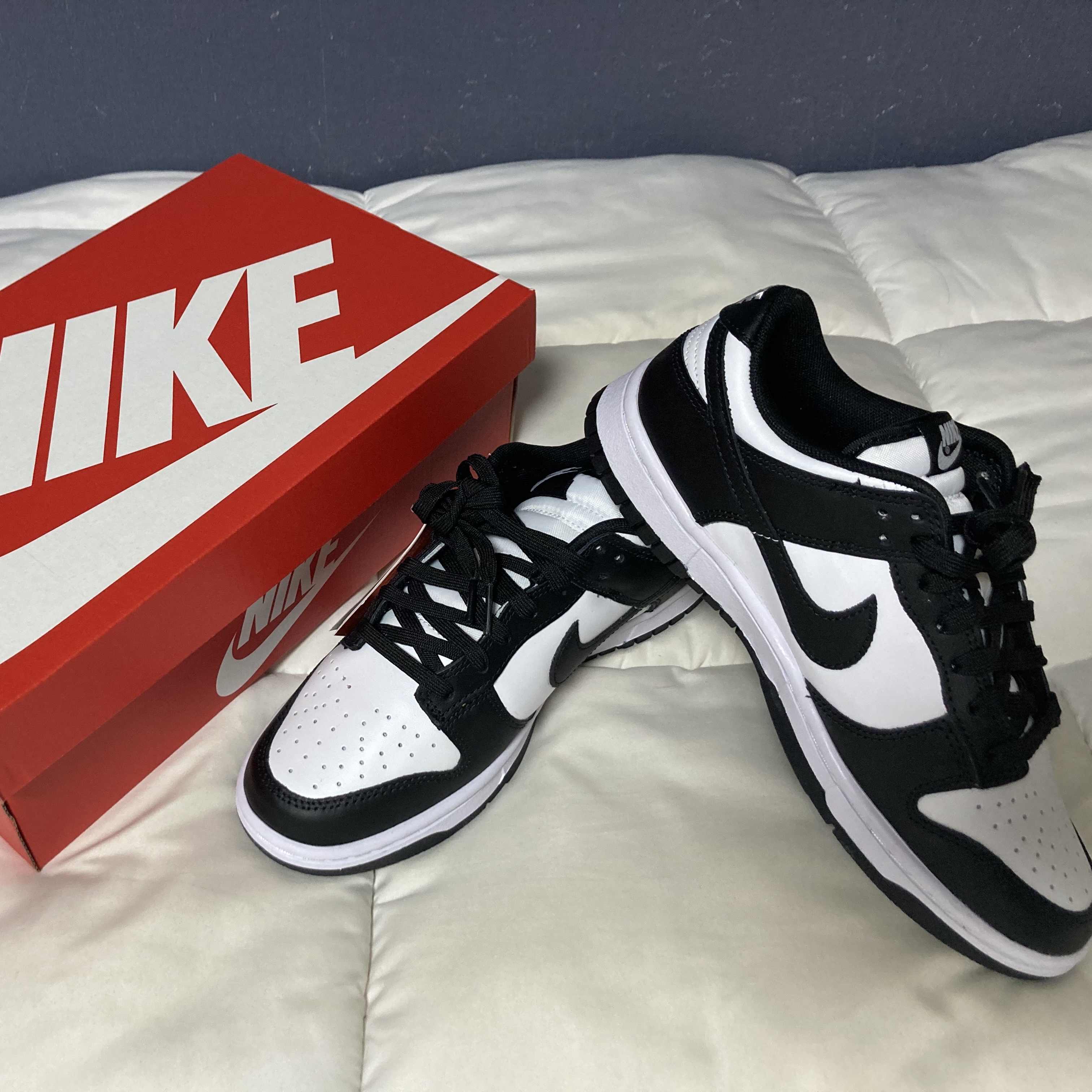 (W) Jordan 1 Mid SE Light Iron Ore, Nike Dunk Low Retro Black 착용 스타일 - 2