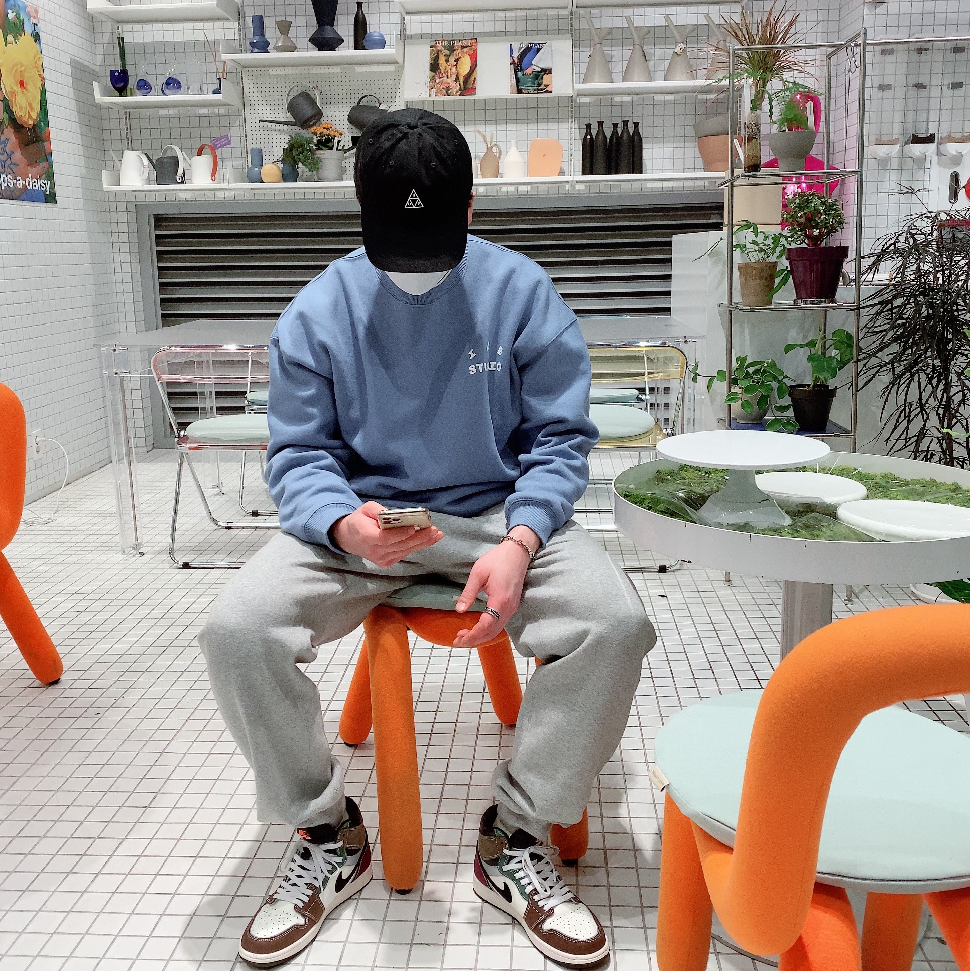 IAB Studio Crewneck Sky Blue, Jordan 1 Retro High OG Craft 착용 스타일