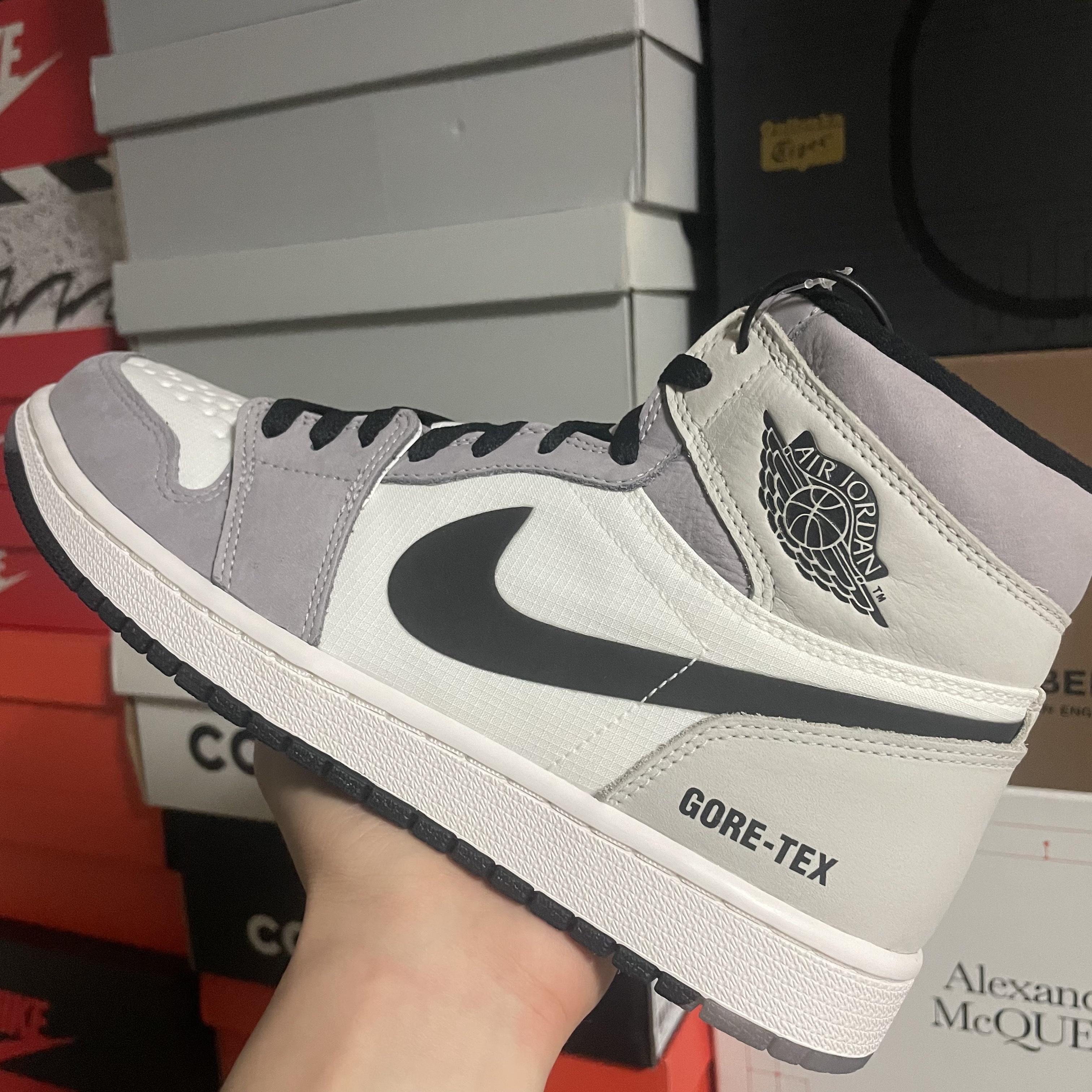Jordan 1 Element Gore-Tex Sail 착용 스타일