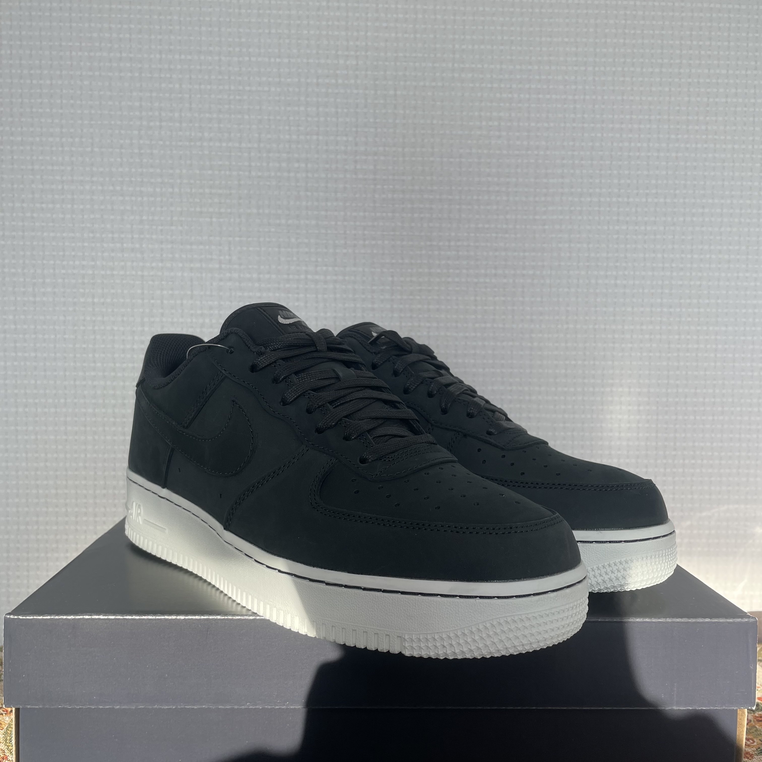 Nike Air Force 1 '07 LX Off Noir 착용 스타일 - 2
