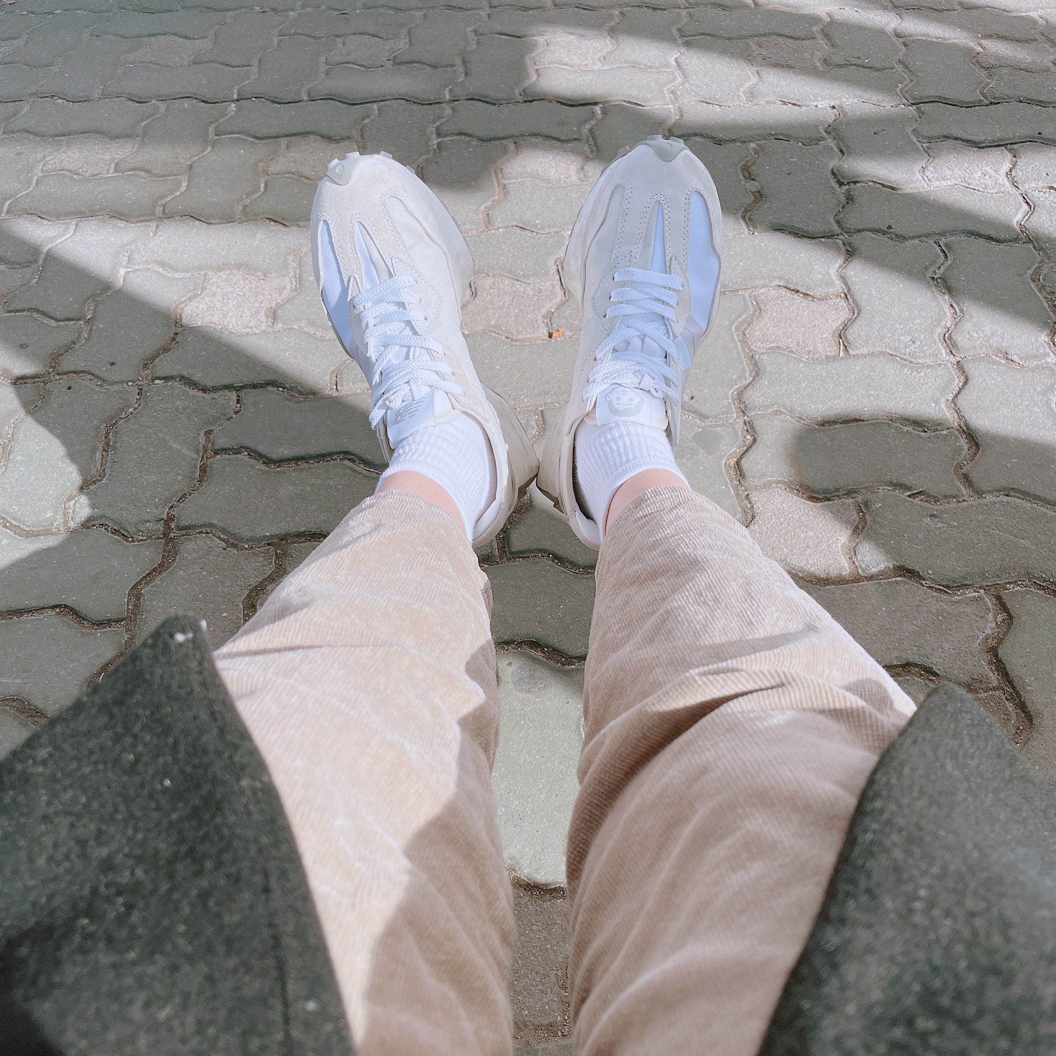 New Balance x Noritake 327 Beige 착용 스타일