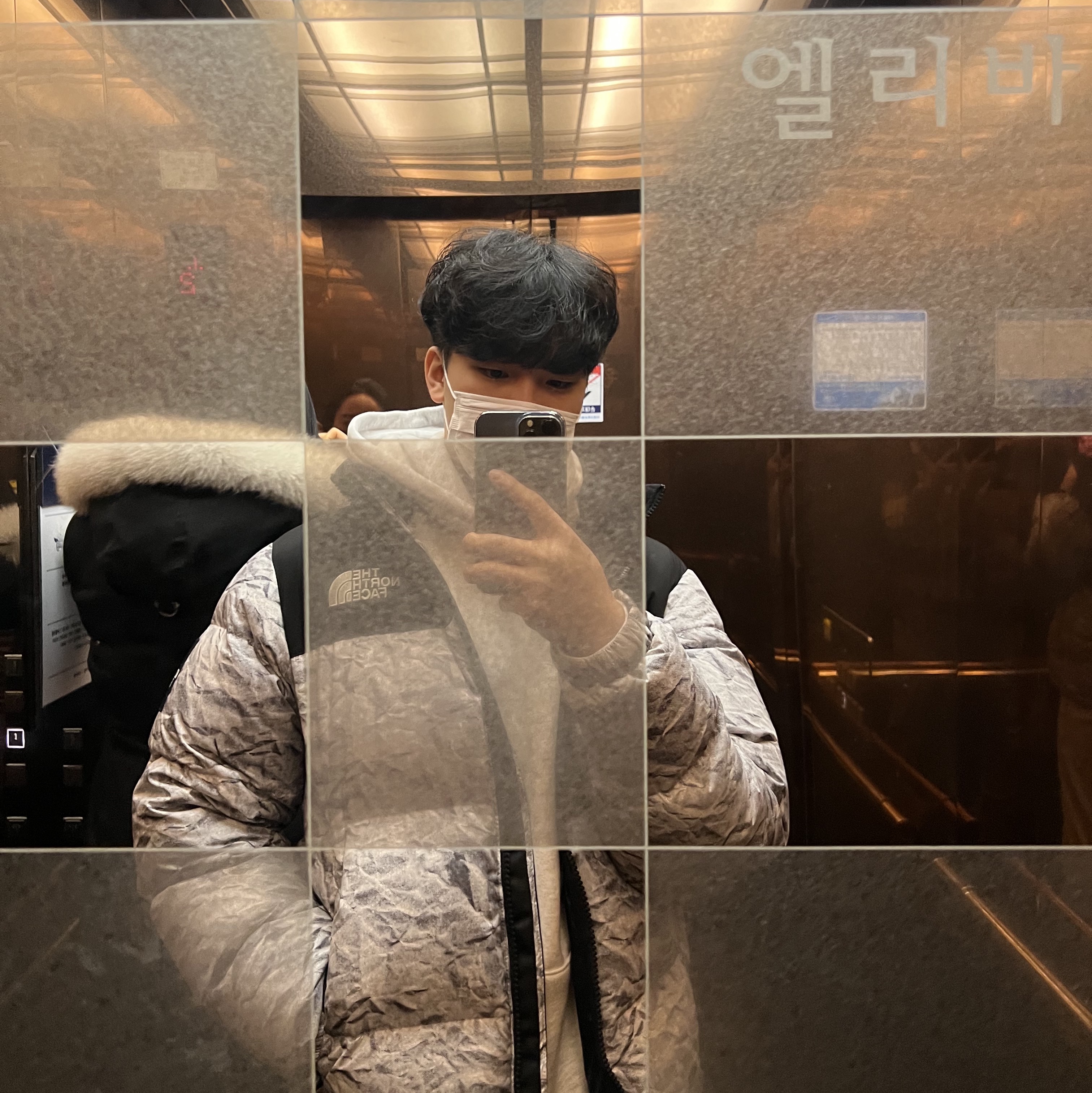 The North Face White Label Novelty Nuptse Down Jacket White, IAB Studio Hoodie Light Gray 착용 스타일
