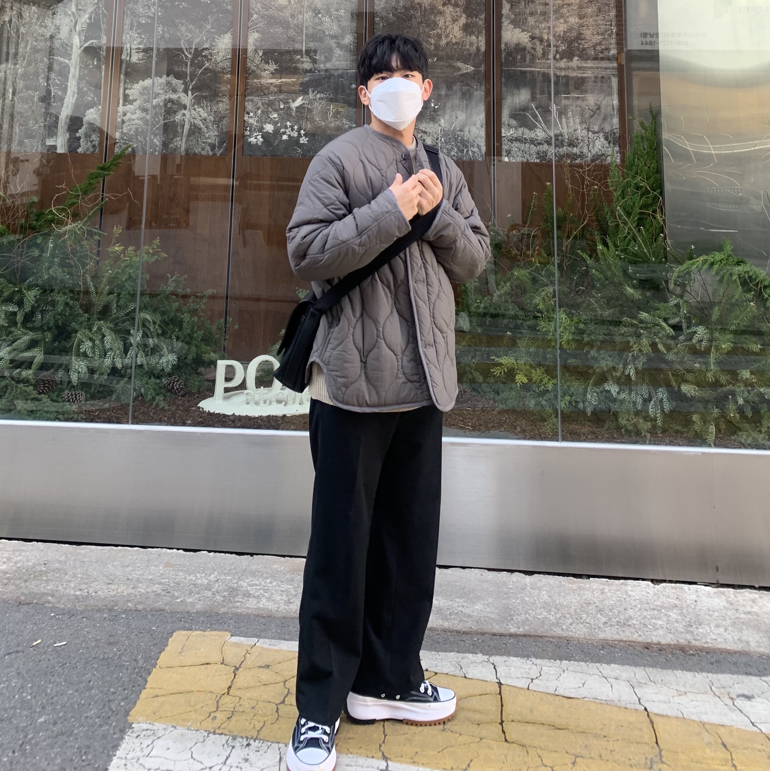 Converse Run Star Hike Hi Black White Gum 착용 스타일