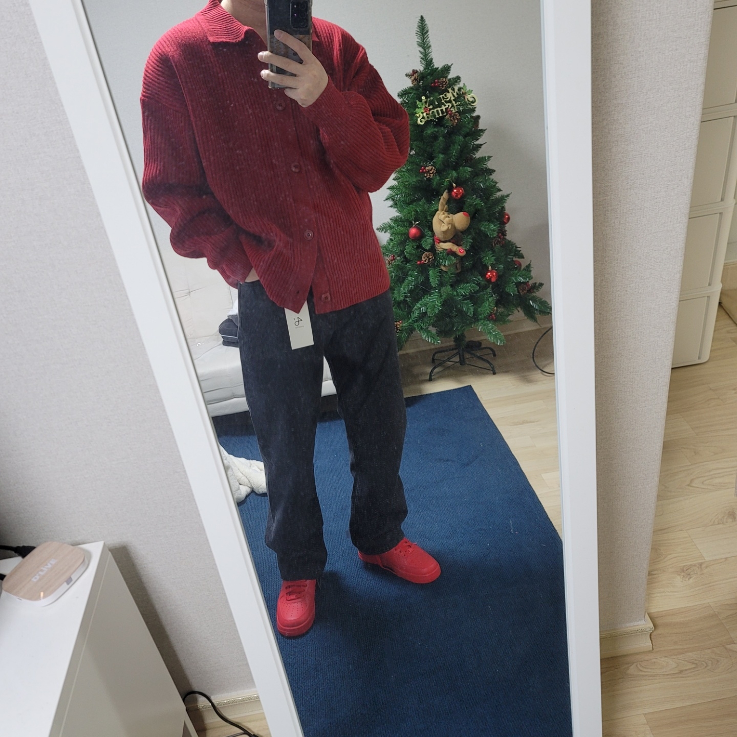 Nike Air Force 1 '07 LV8 Low 1 Triple Red 착용 스타일