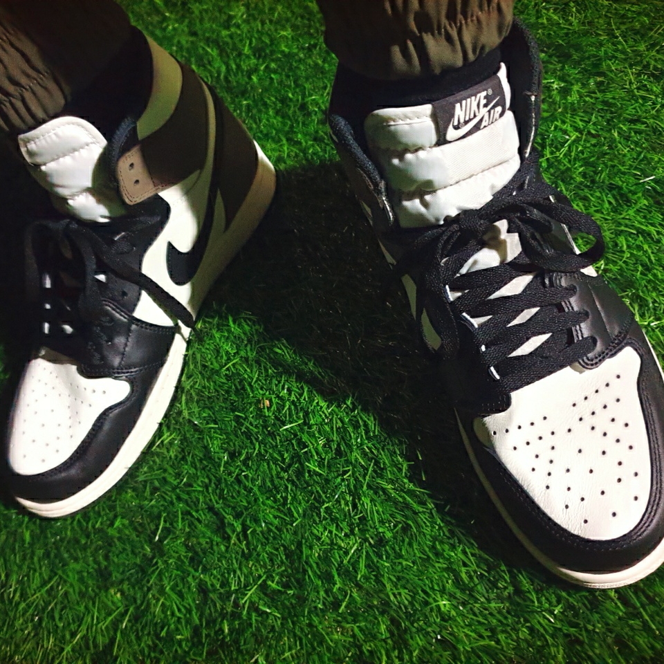Jordan 1 Retro High OG Black Mocha 착용 스타일 - 4