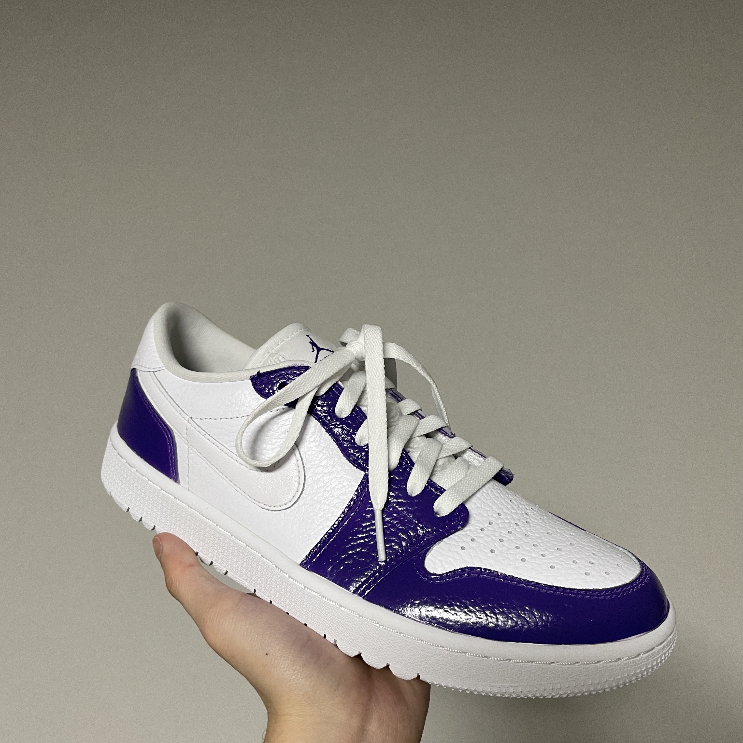 Jordan 1 Low Golf Triple White 착용 스타일 - 3