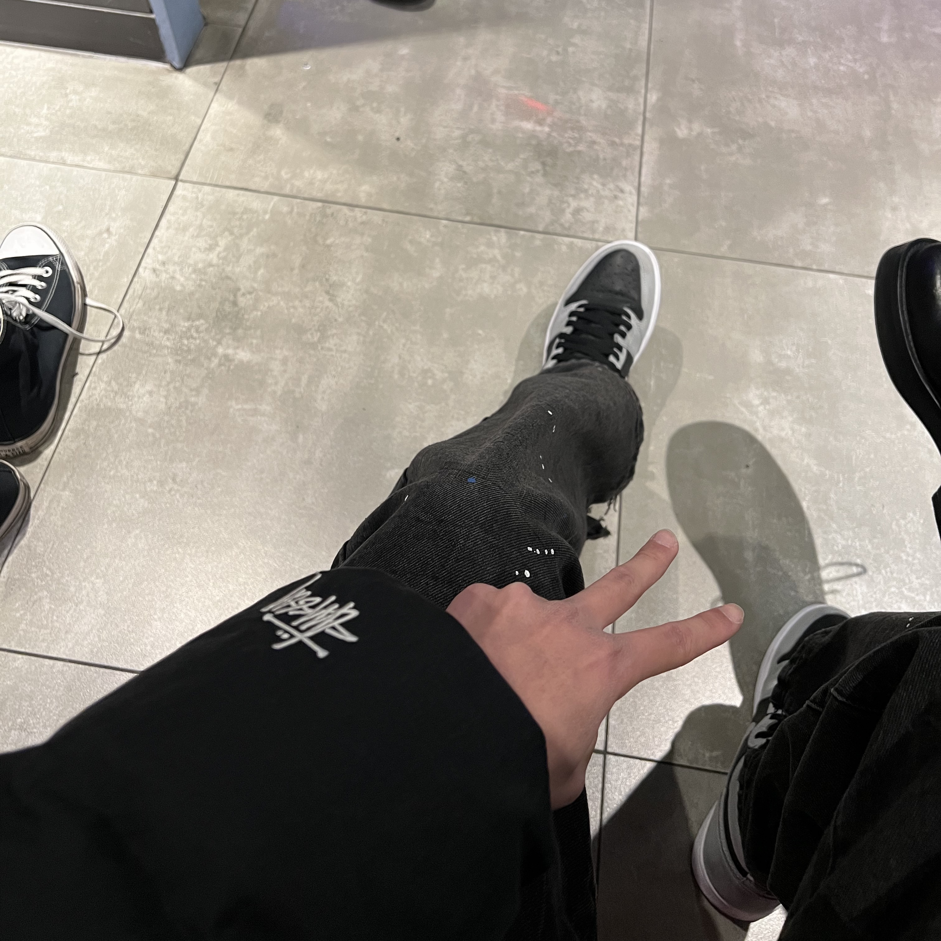 Jordan 1 Retro High OG Shadow 2.0, Zara x Ader Error Slit Jeans Black 착용 스타일