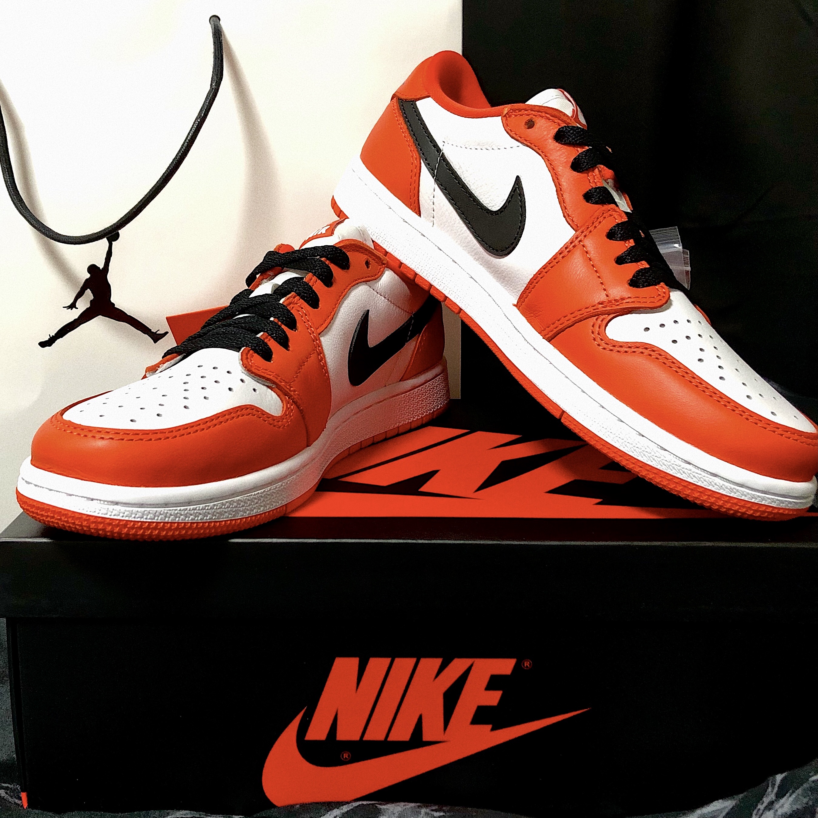 Jordan 1 Low OG Starfish 착용 스타일