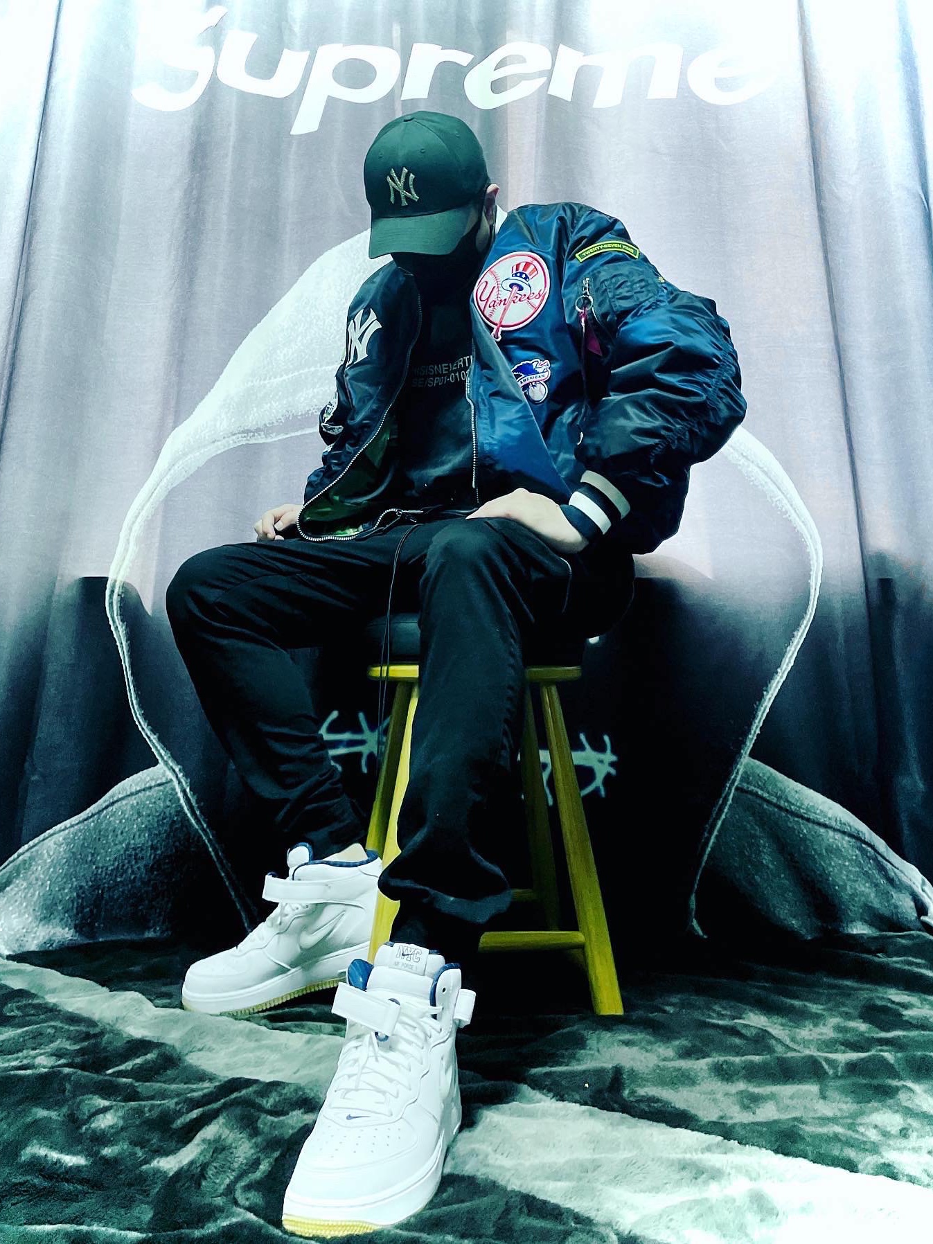 Nike Air Force 1 Mid QS NYC White Midnight Navy 착용 스타일 - 1