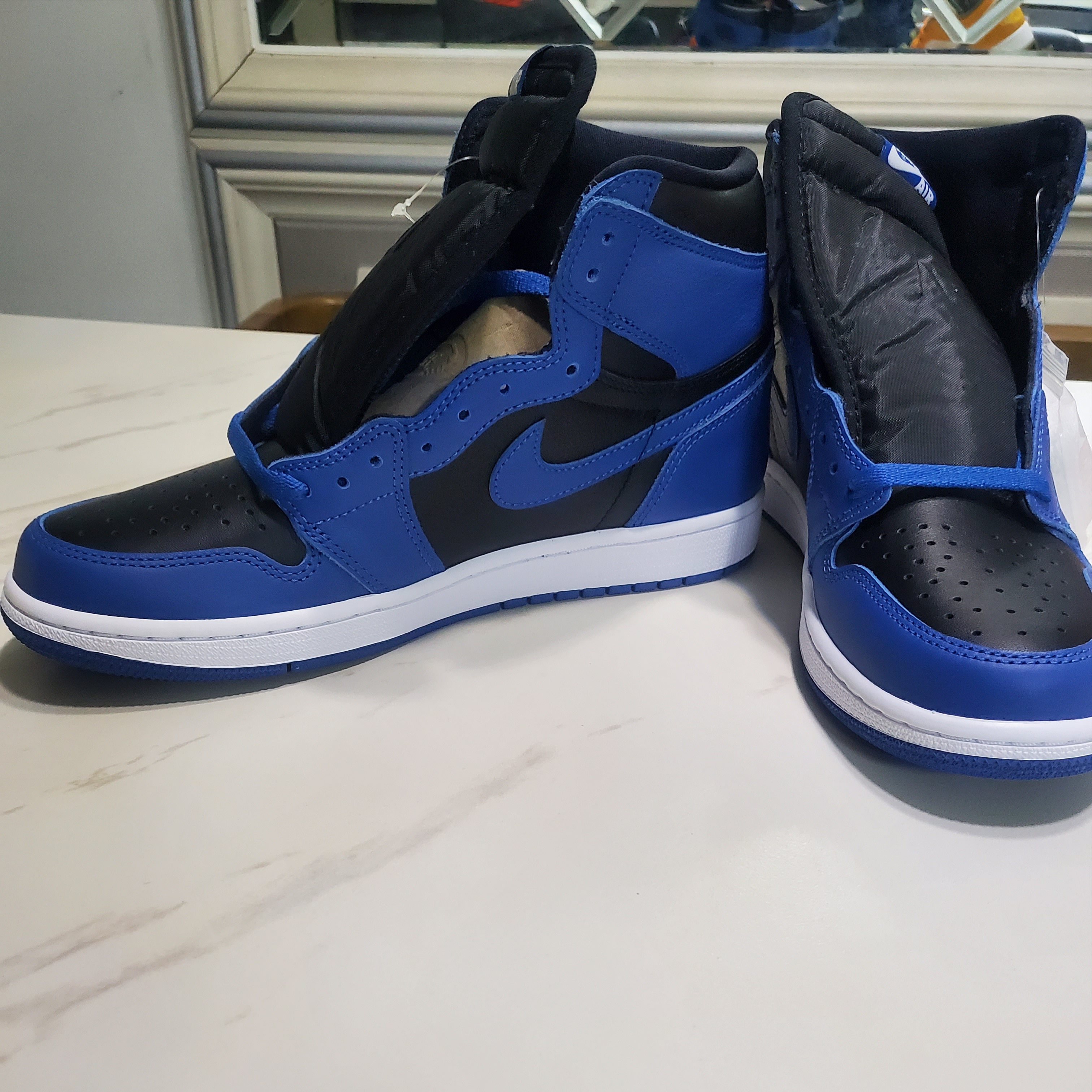 Jordan 1 Low SE Light Curry, Jordan 1 Retro High OG Dark Marina Blue 착용 스타일 - 2